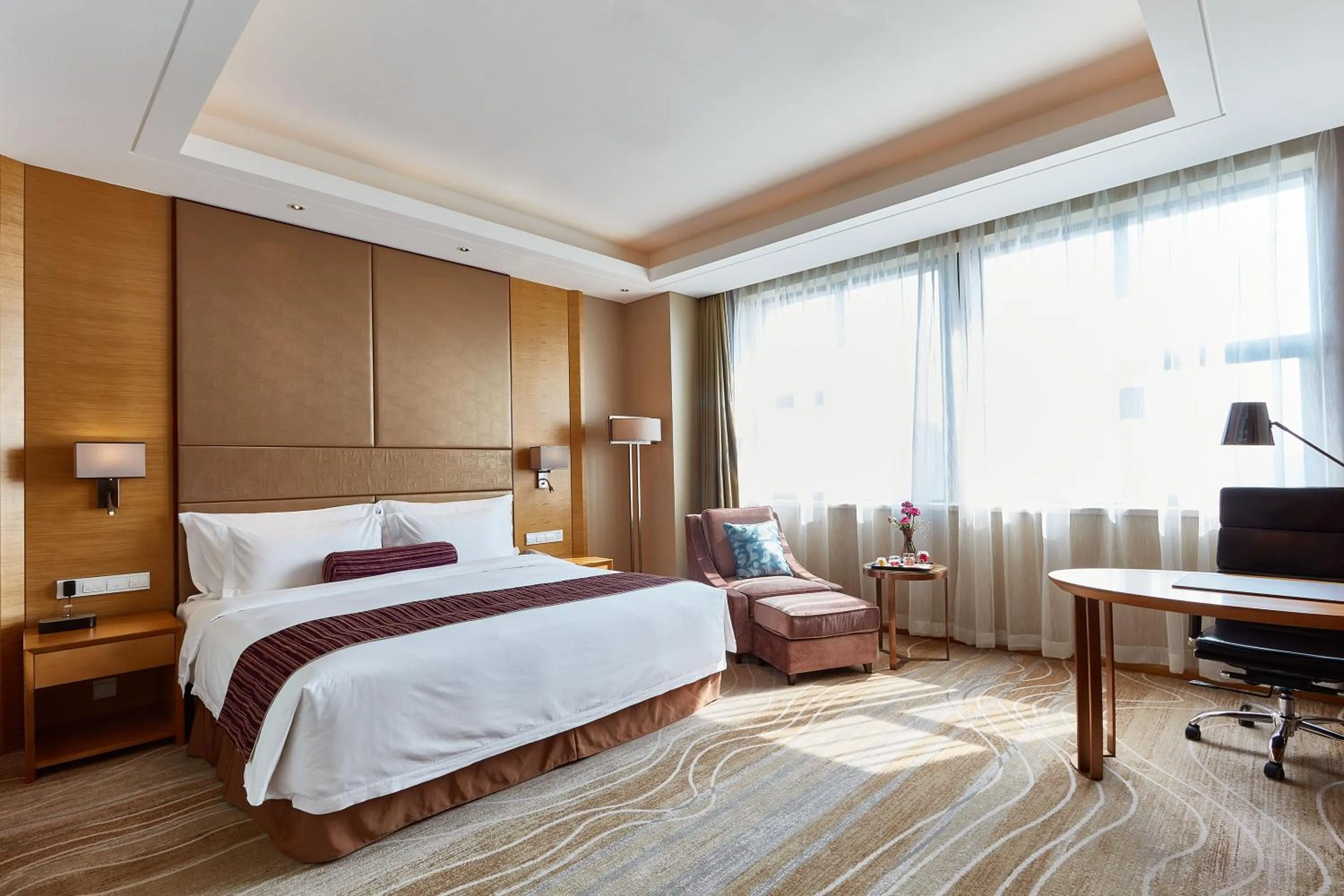 Deluxe Club King Room - Non-Smoking in Wyndham Jingzhou