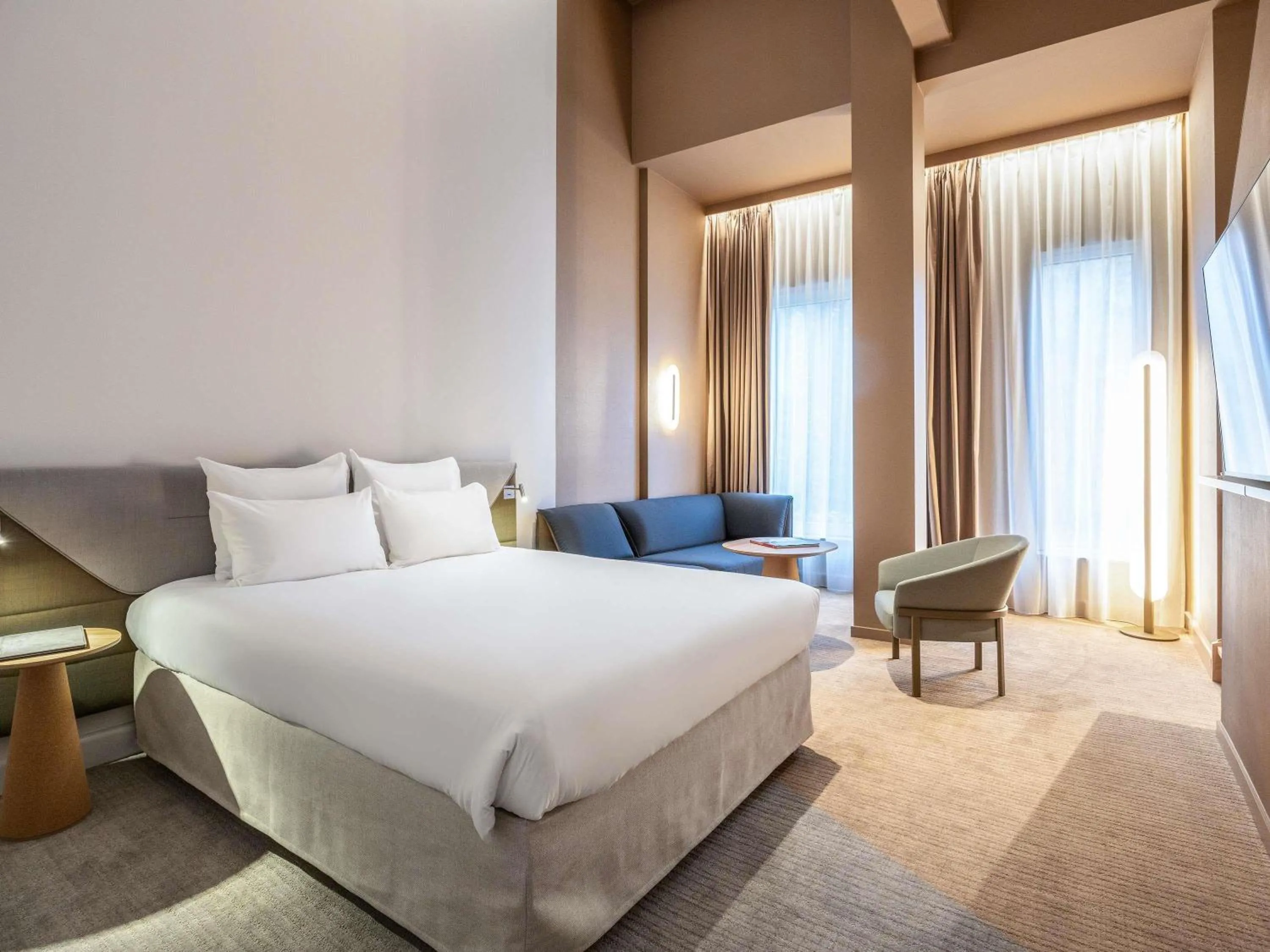 Deluxe Room with Double Bed and Bunk Beds in Novotel Brugge Centrum