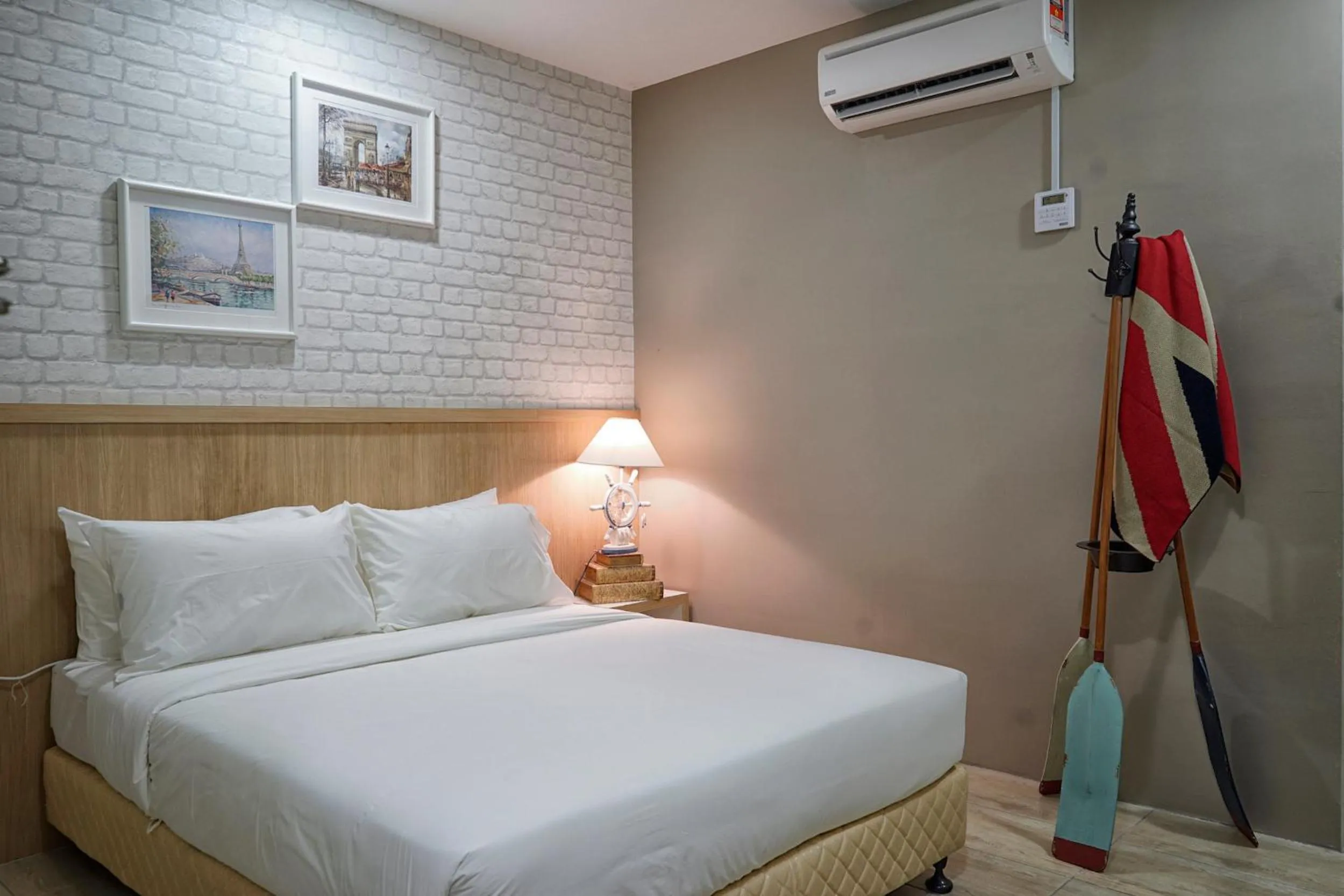 Deluxe Room in LightHouse Hotel & ShortStay @ Damansara Uptown
