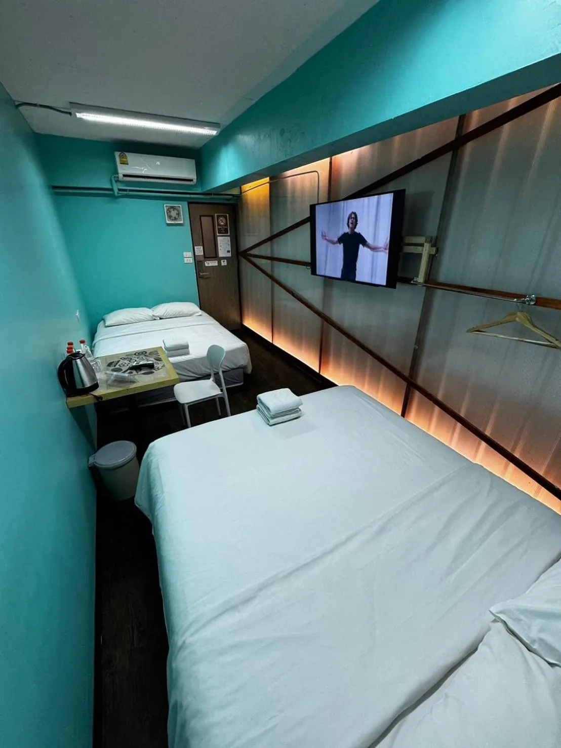 Quadruple Room with Shared Bathroom in Glur Central Pratunam