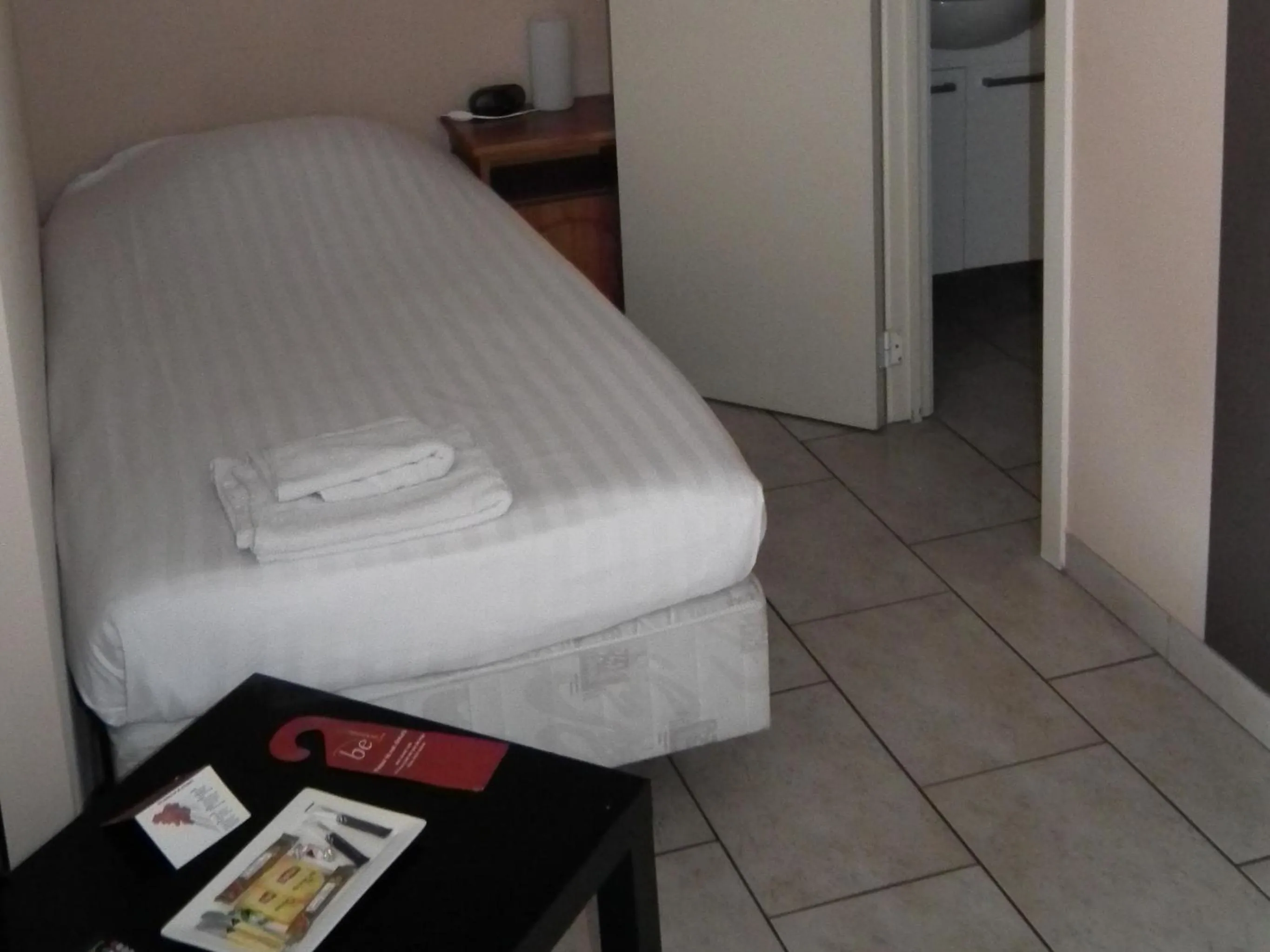 Business Single Room in Condo Gardens Brussels