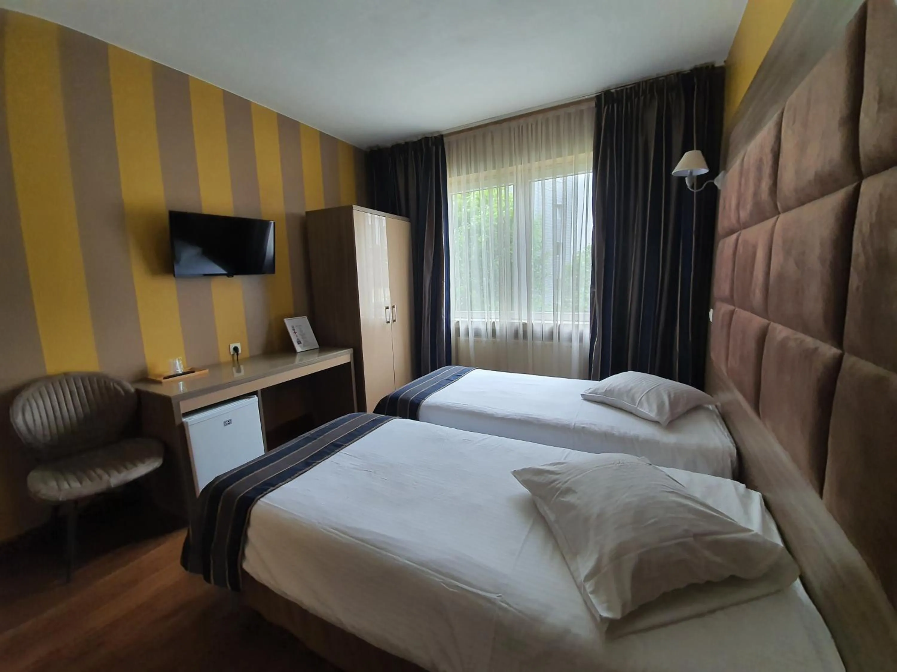 Superior Twin Room in Hotel Midi-Zuid