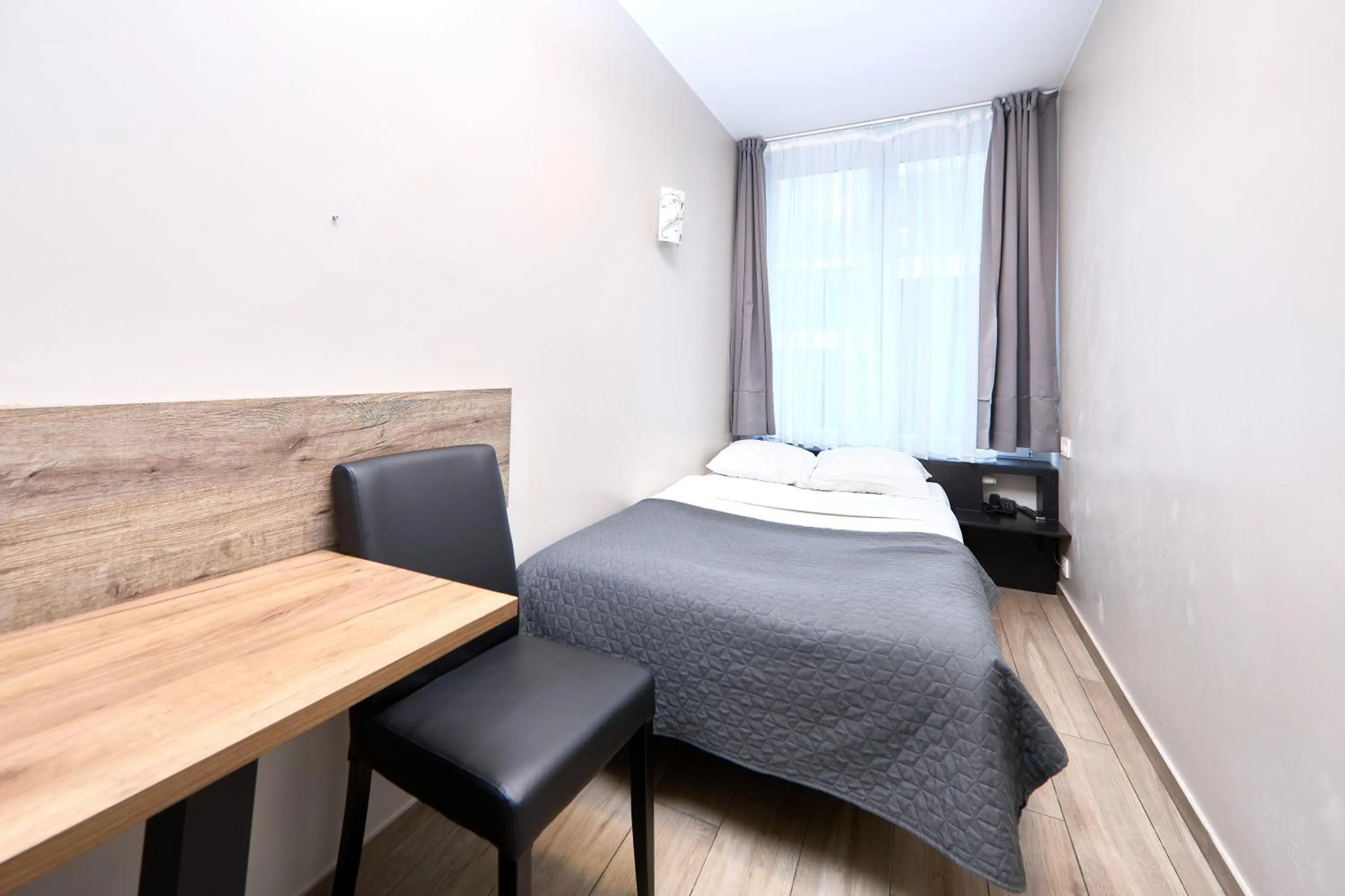 Single Room in Hotel City Center