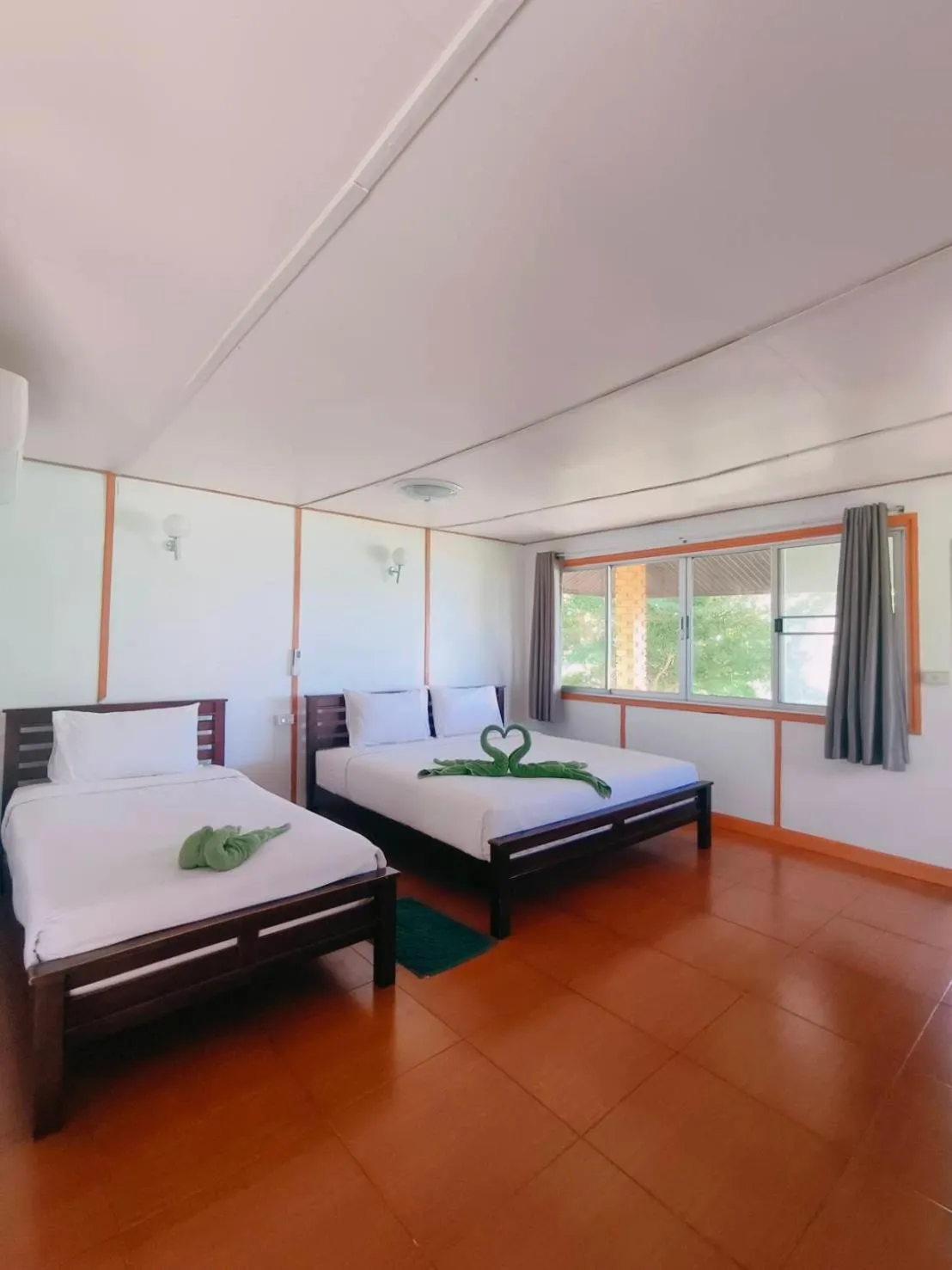 Deluxe Double Room with Balcony and Sea View - single occupancy in Phi Phi View Point Resort