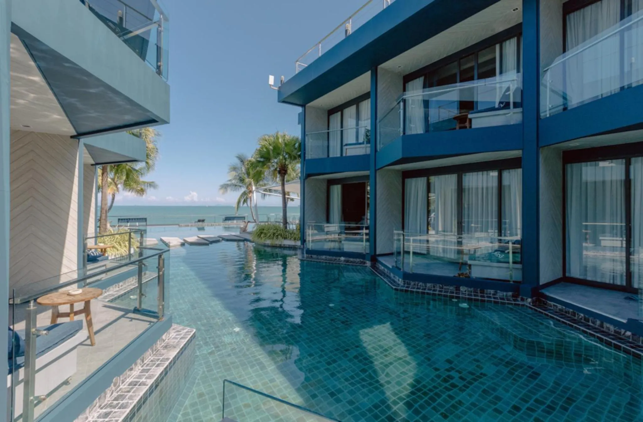 Twin Room with Pool View in Hotel Tide Phuket Beachfront