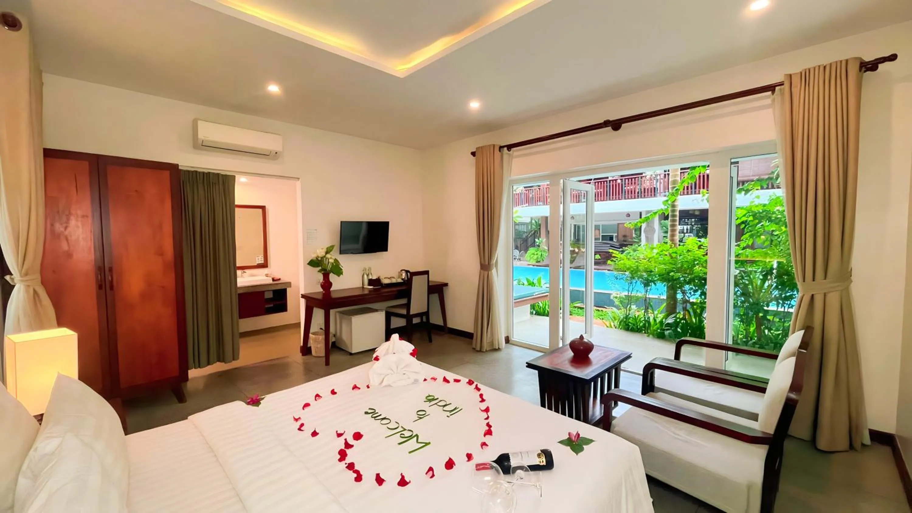 King Suite With Balcony Pool View - Free Pick Up in Indra Angkor Residence