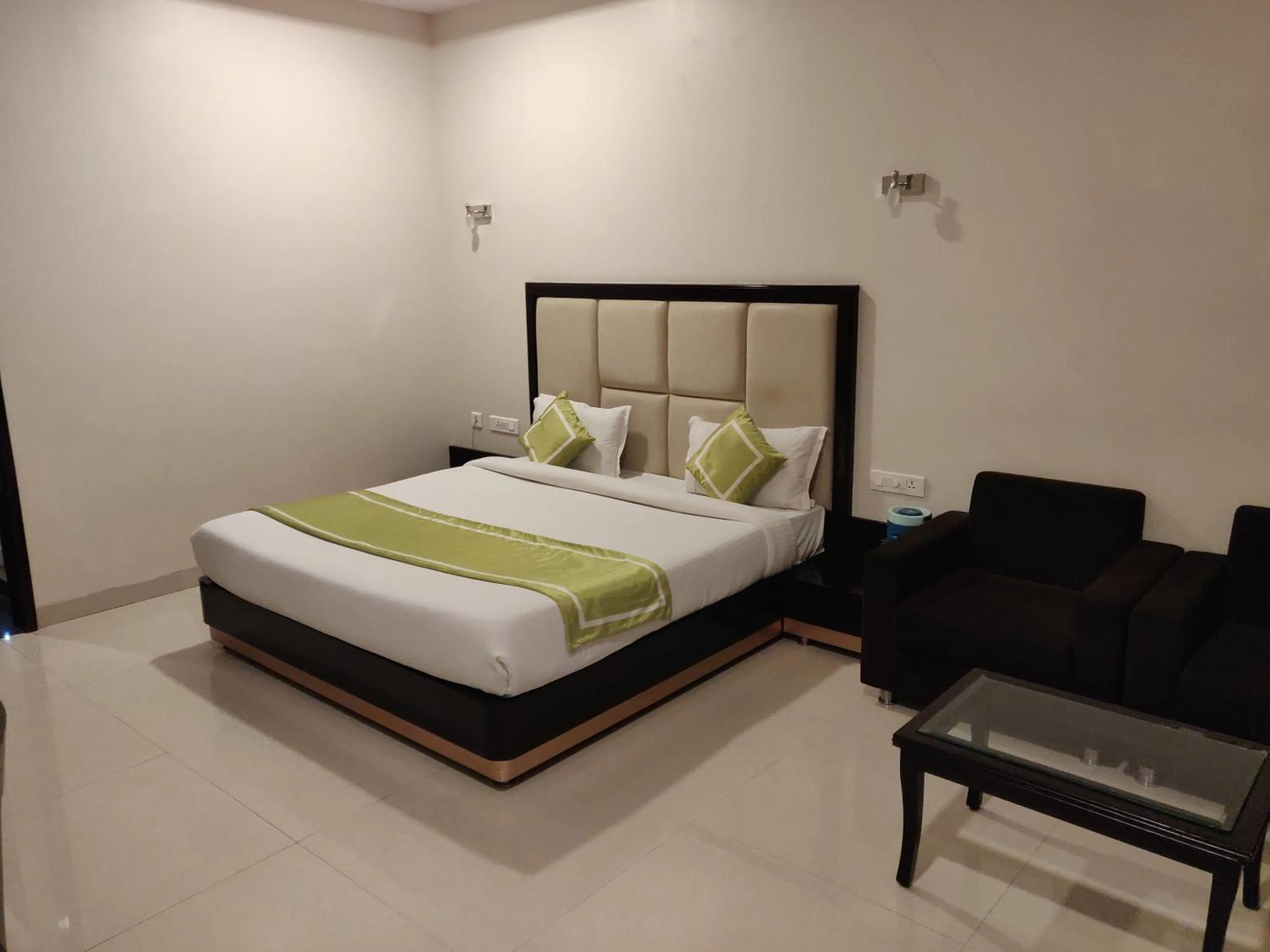 Deluxe Double Room - single occupancy in Chandra Grand