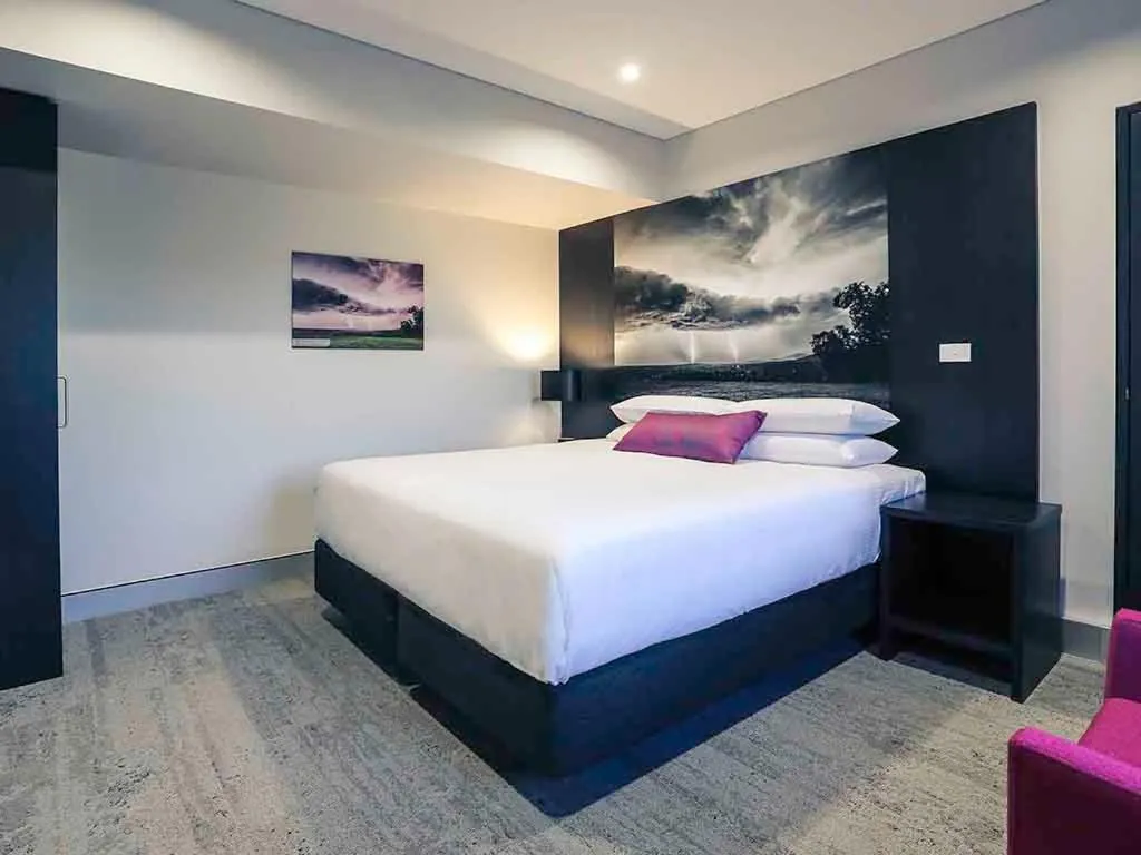 Superior Three-Bedroom King Suite in Mercure Tamworth