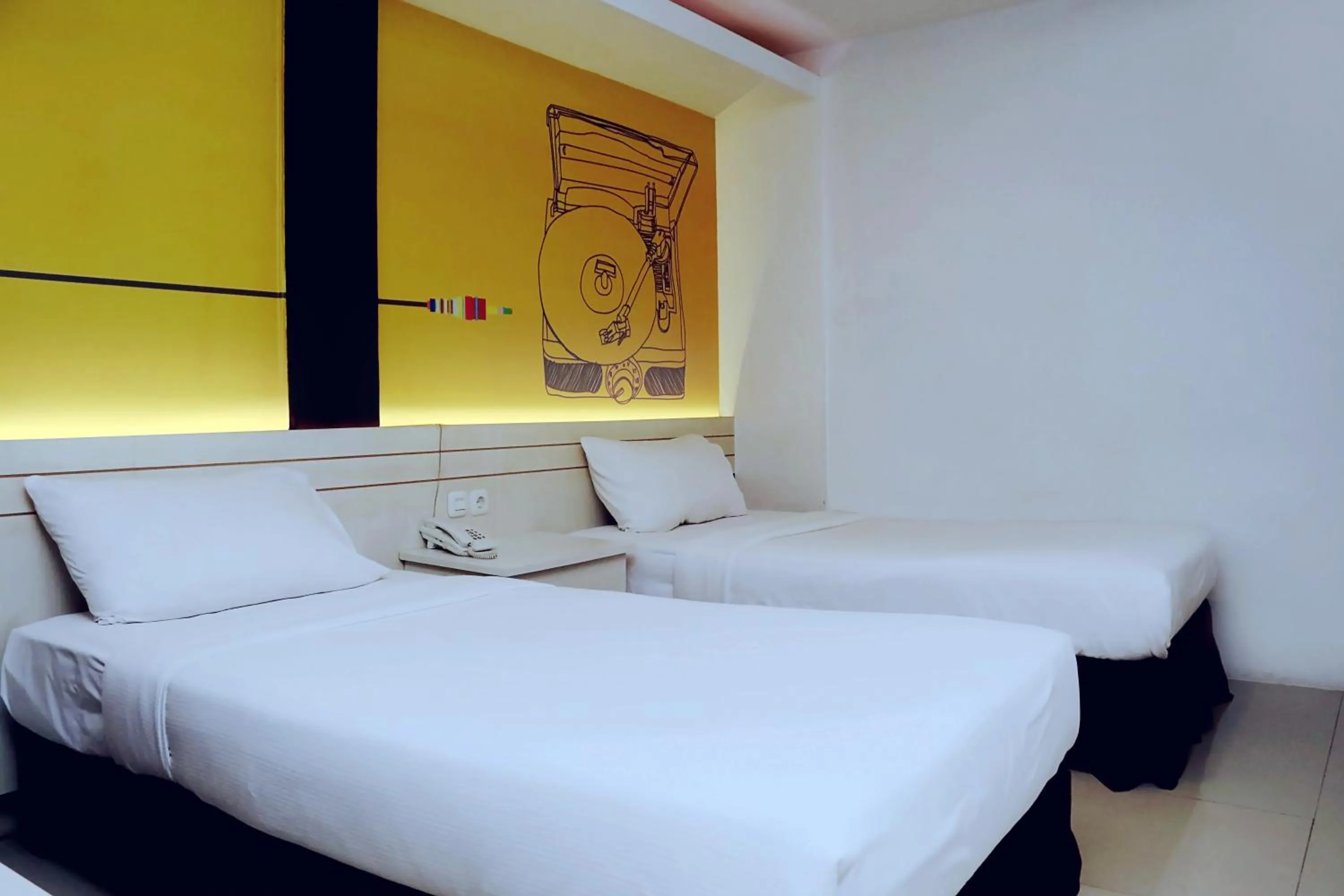Superior Twin Room in Front One Inn Sidoarjo