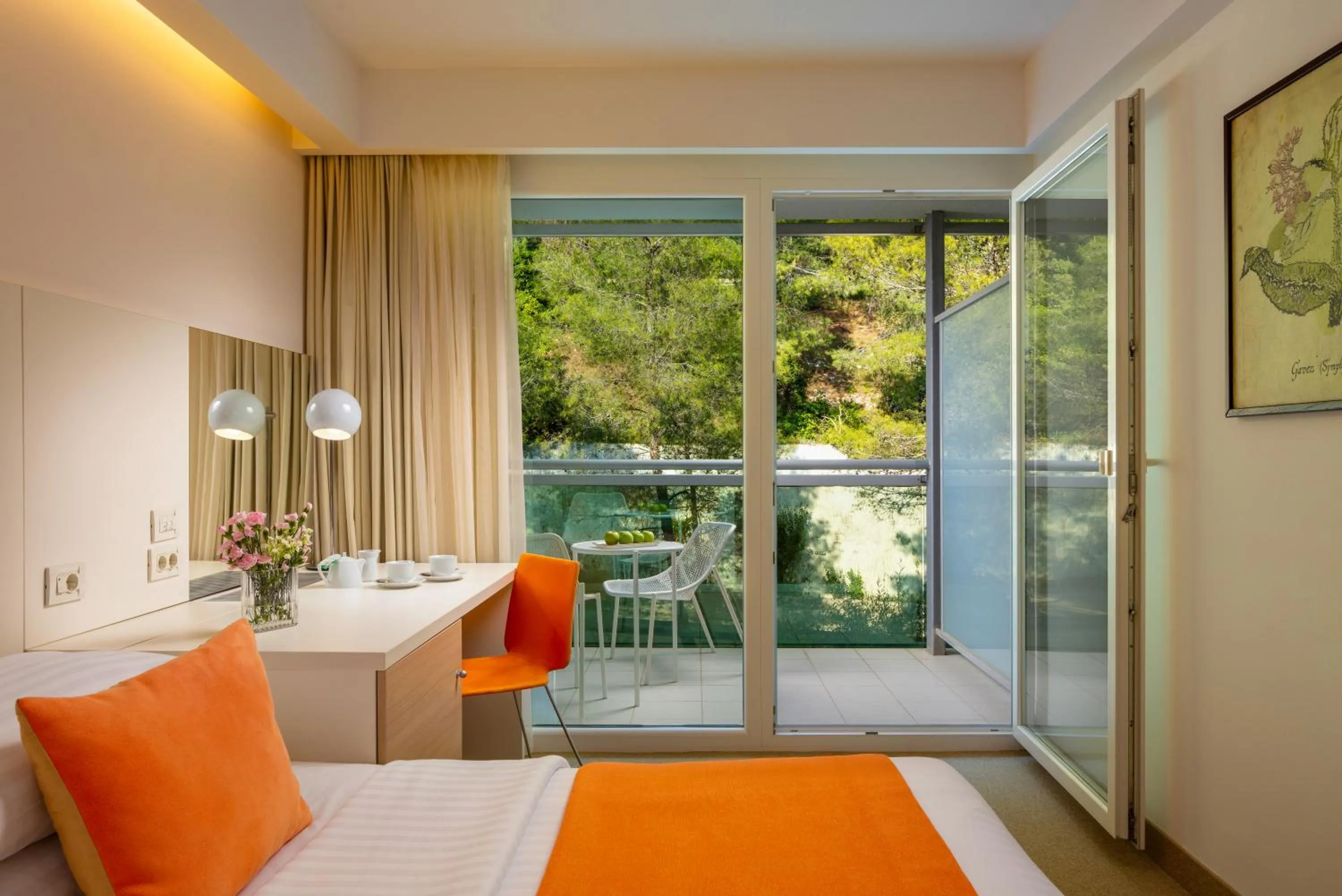 Double Room with Balcony and Park Side - Disability Access in Family Hotel Vespera