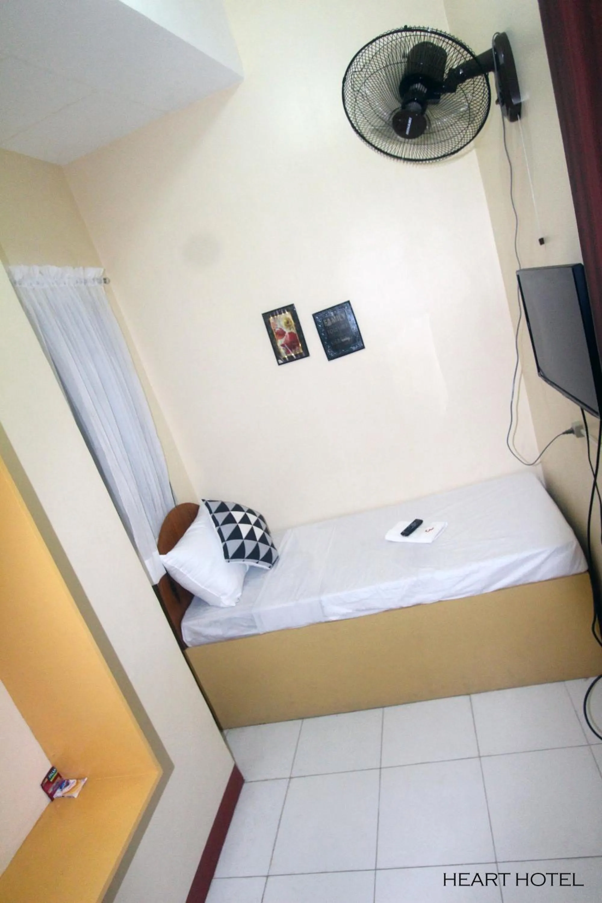 Budget Single Room (Fan Room with Shared Bathroom) - single occupancy in Heart Hotel and Services