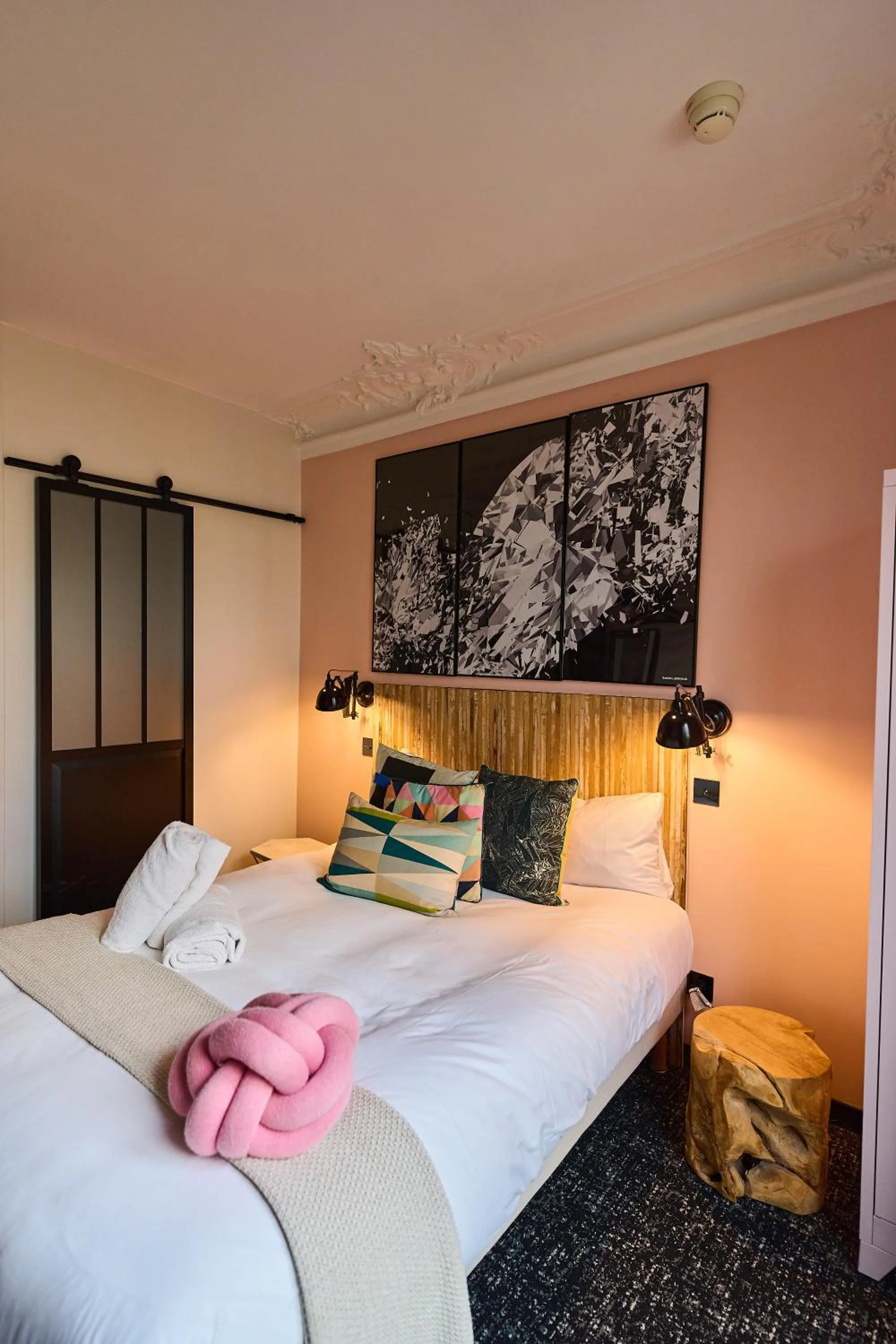 Superior Double Room with Courtyard View - Metropolitaine Room in Madrigal