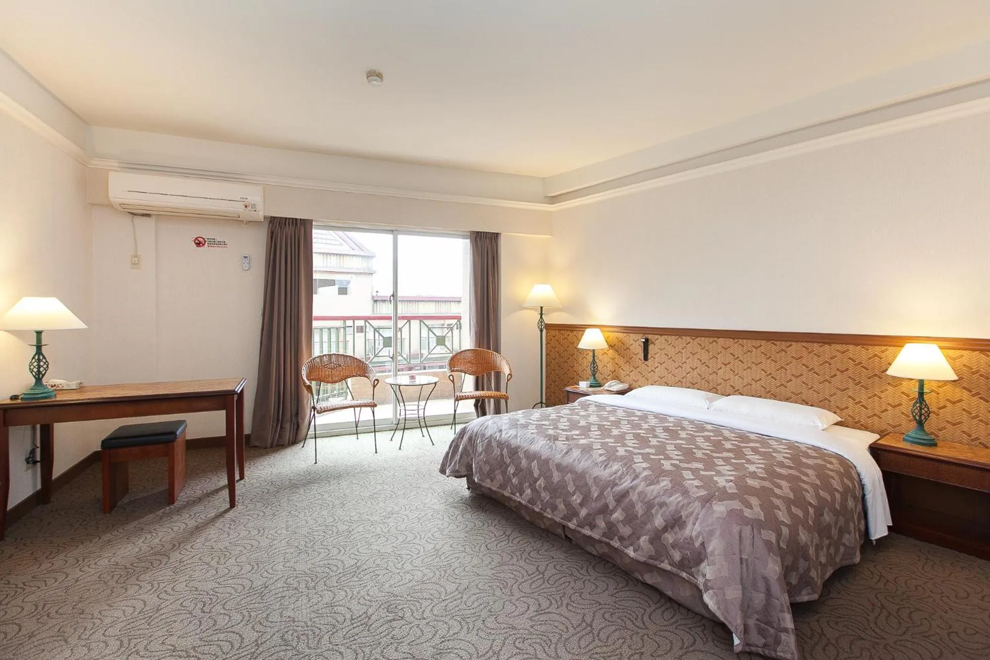 Deluxe Double Room with Balcony in Hoya Hotel