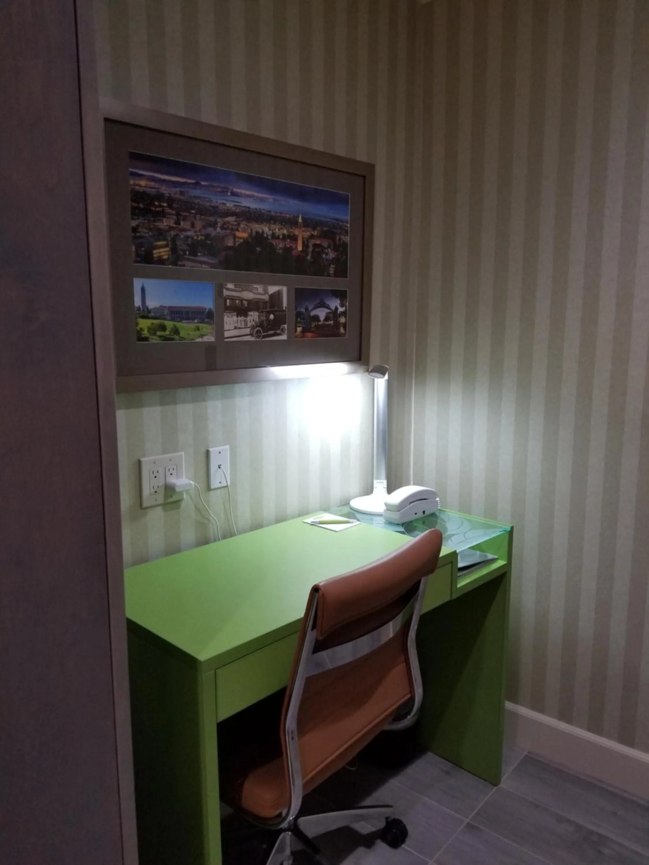 King Room with Balcony in SenS Hotel & Vanne Bistro Berkeley