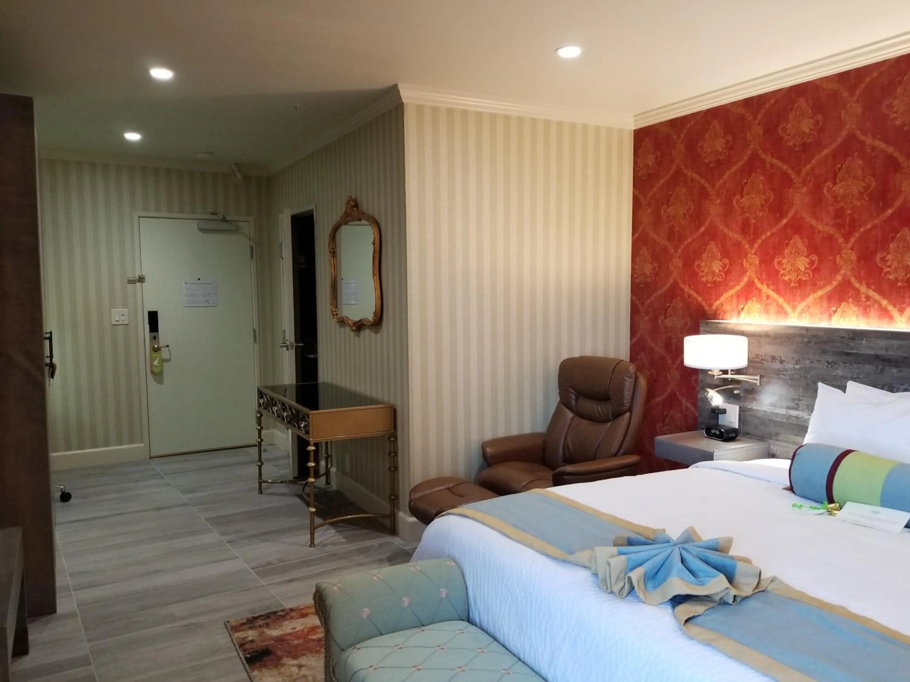 King Suite with Sea View in SenS Hotel & Vanne Bistro Berkeley