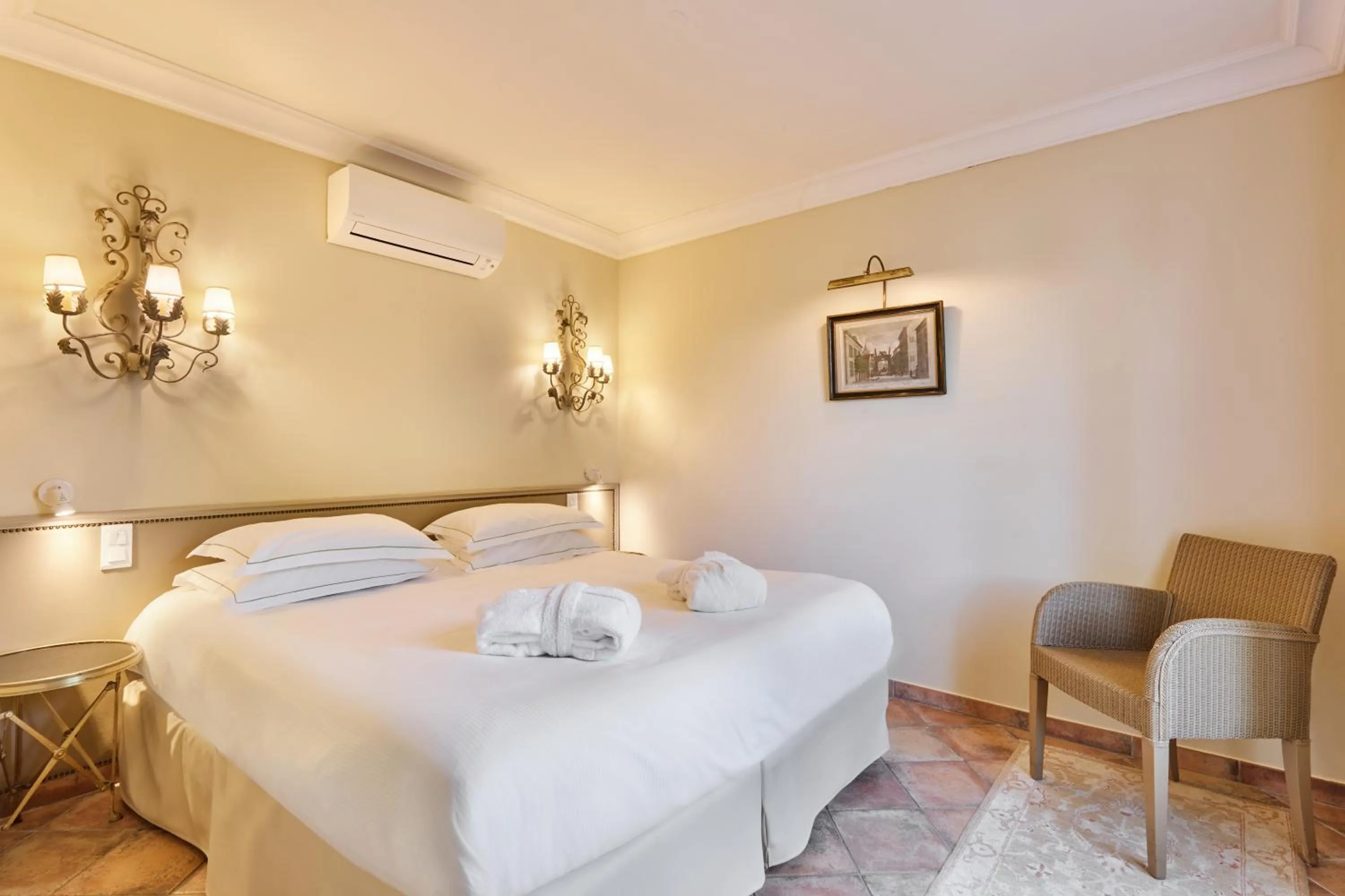 Junior King Suite with Sofa Bed and Balcony - Valley View/Non-Smoking in La Bastide du Calalou Hotel & Spa, BW Signature Collection