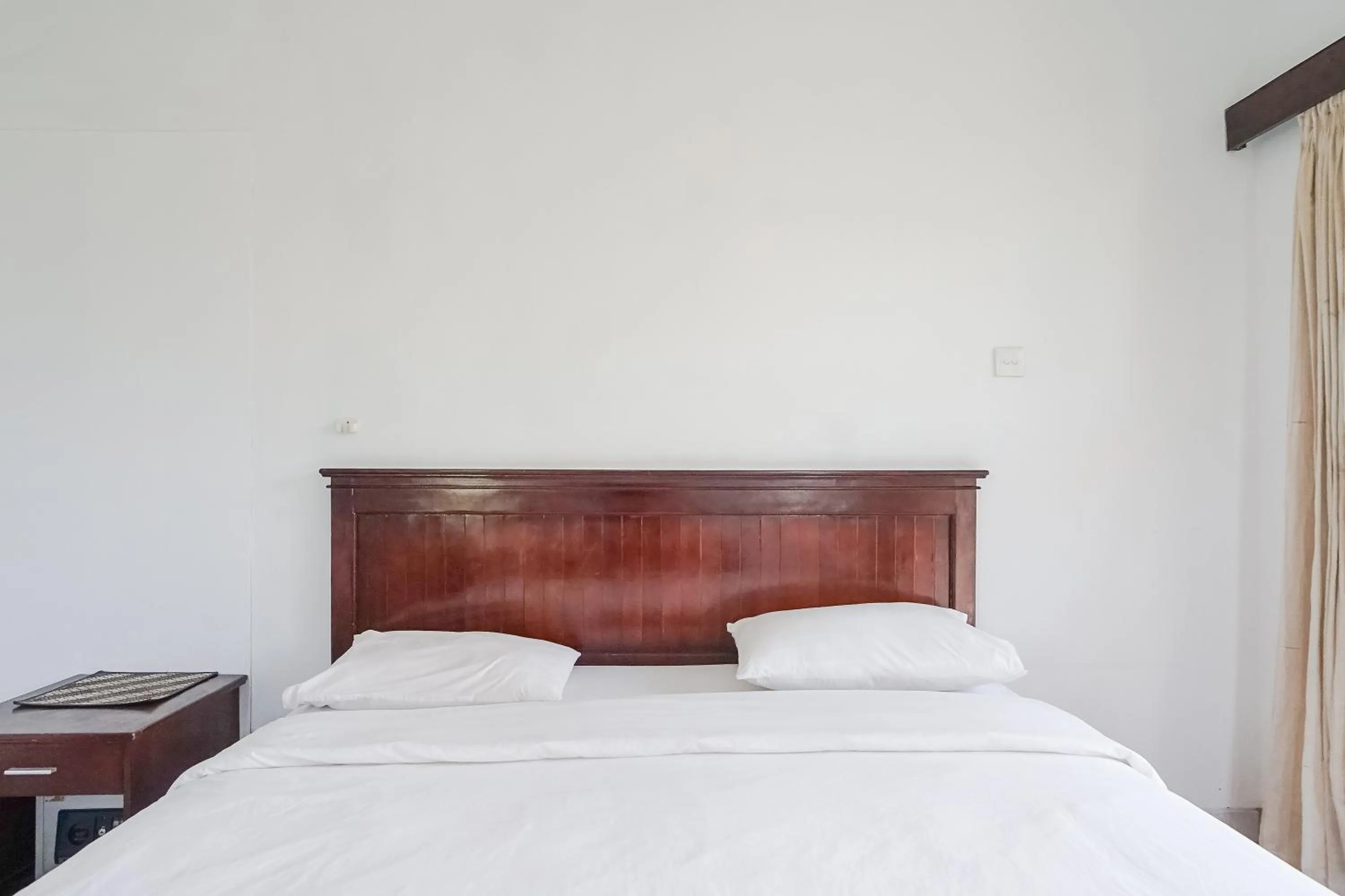 Deluxe King Room in Indopurejoy House - Komala Indah Cottages