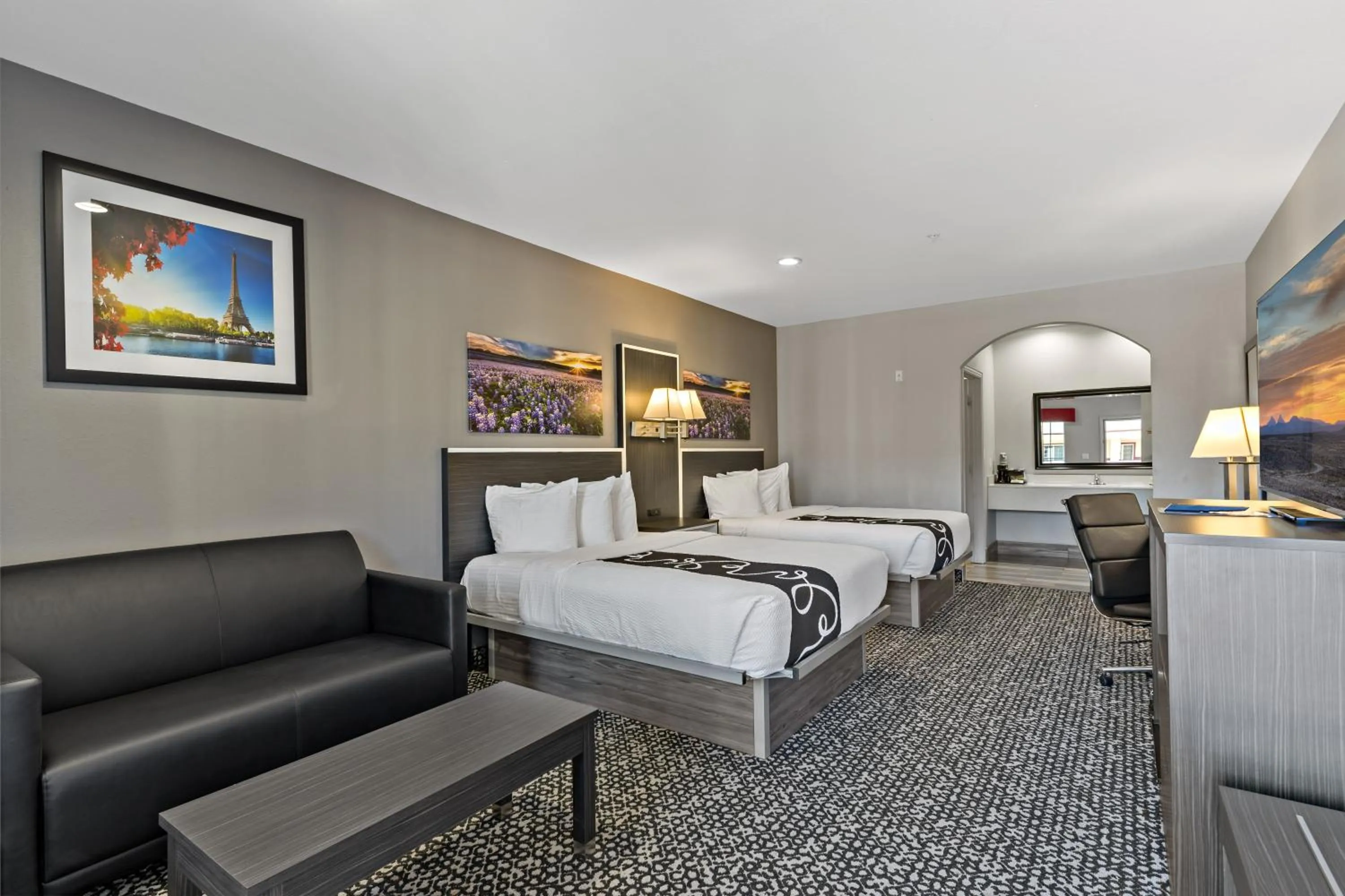 Queen Room with Two Queen Beds - single occupancy in Paris Inn & Suites