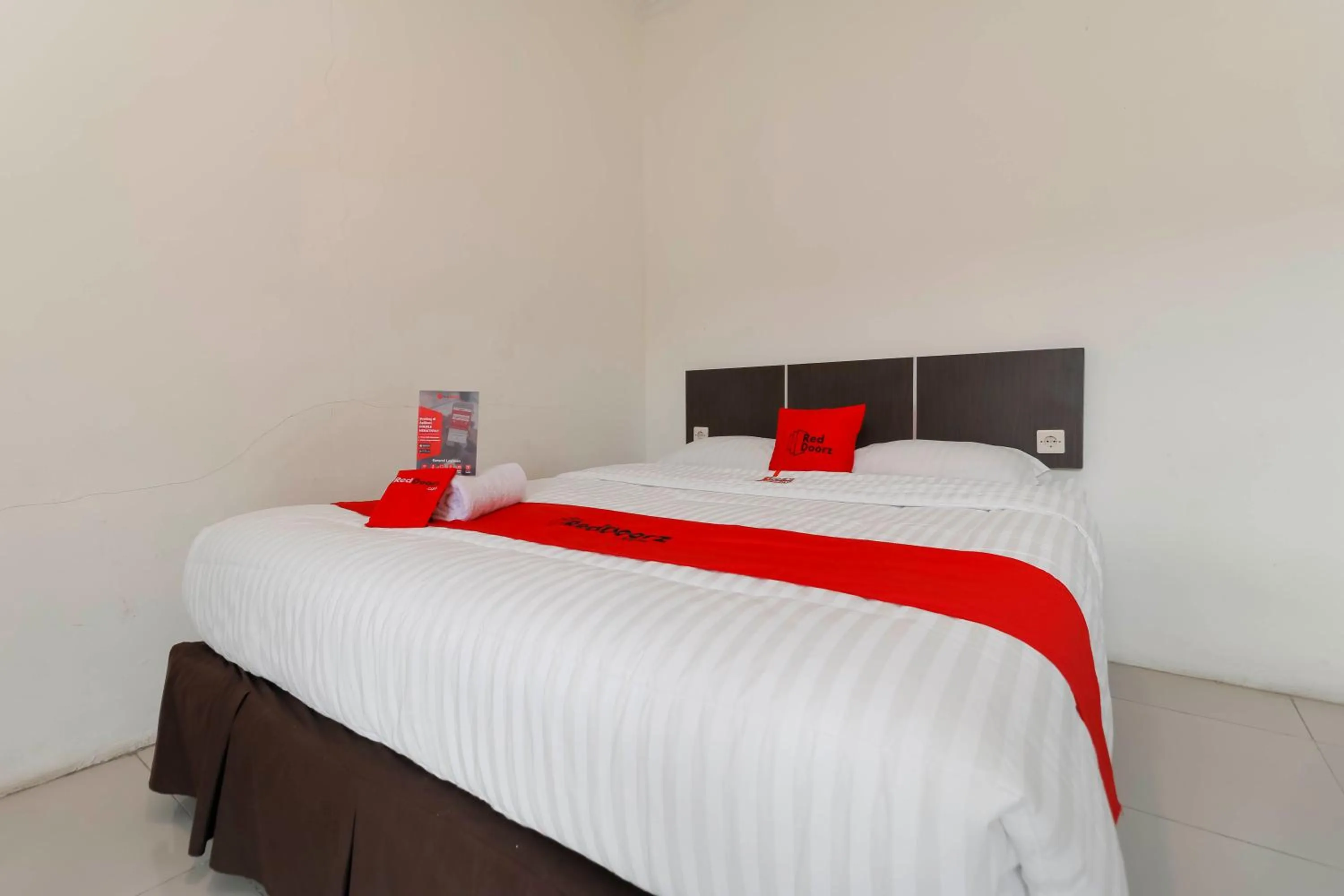 RedDoorz Double Room in RedDoorz near Exit Toll Bogor