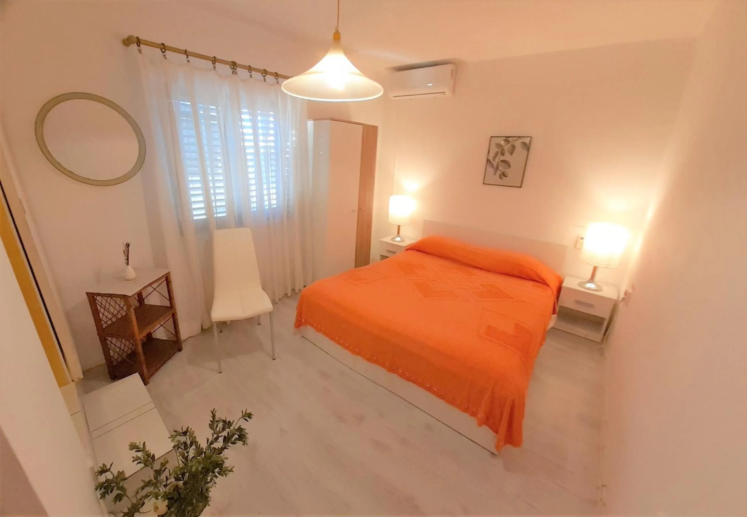 Double Room with Private Bathroom in Dragan's Den Hostel