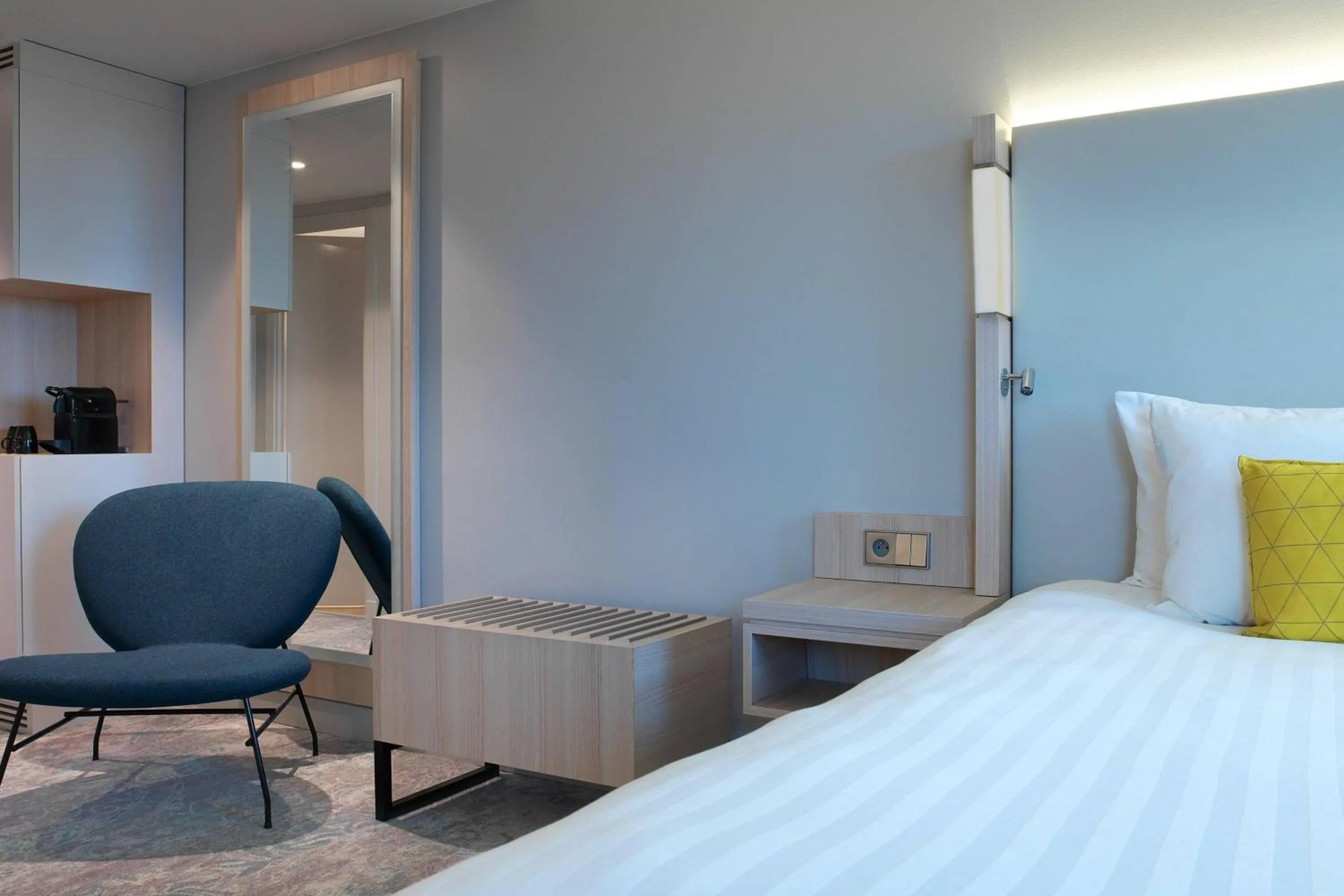 Executive King Room - single occupancy - Free Airport Shuttle in The Jangle Hotel - Paris - Charles de Gaulle - Airport