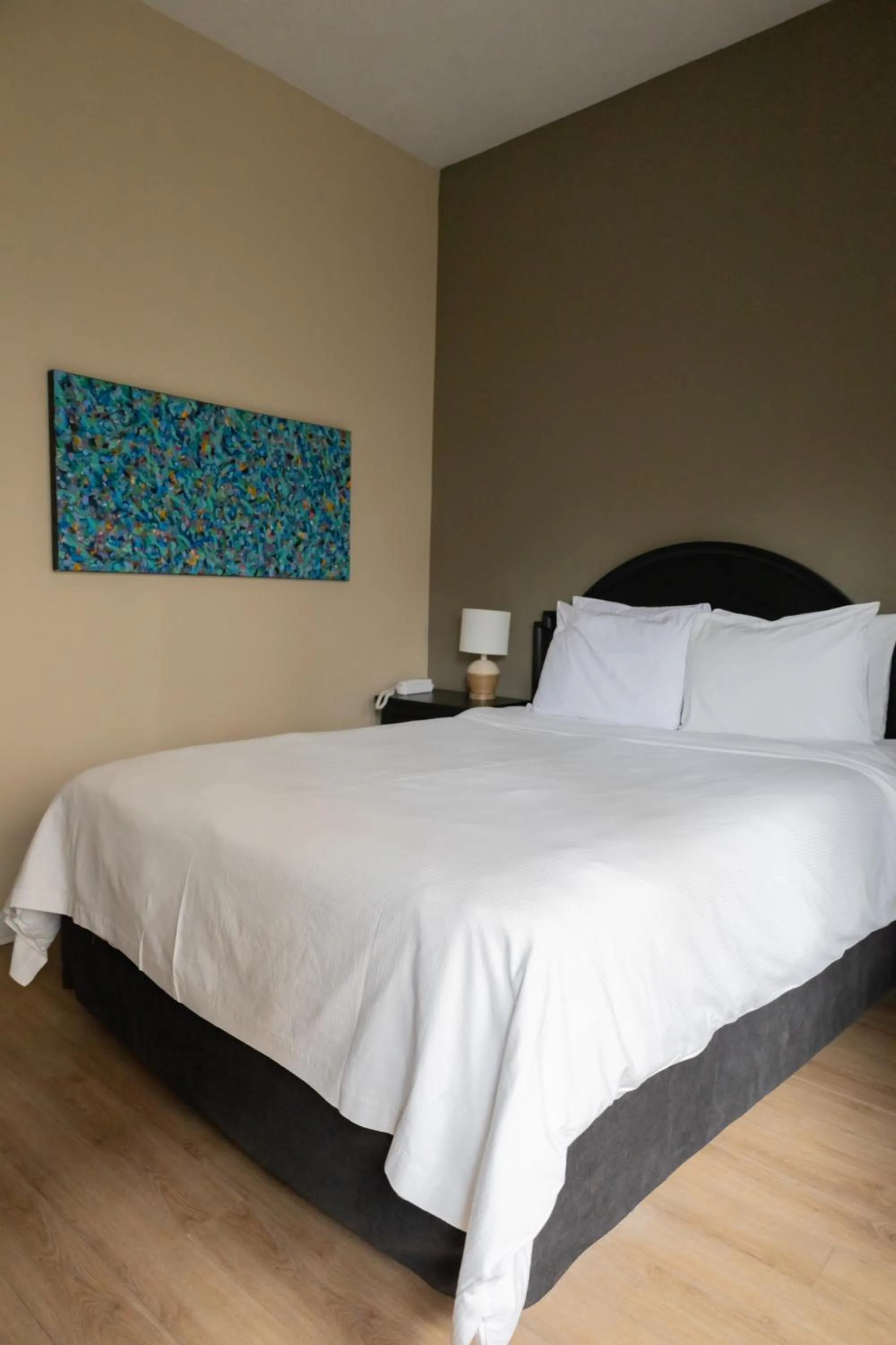 Standard Queen Room in ByWard Blue Inn