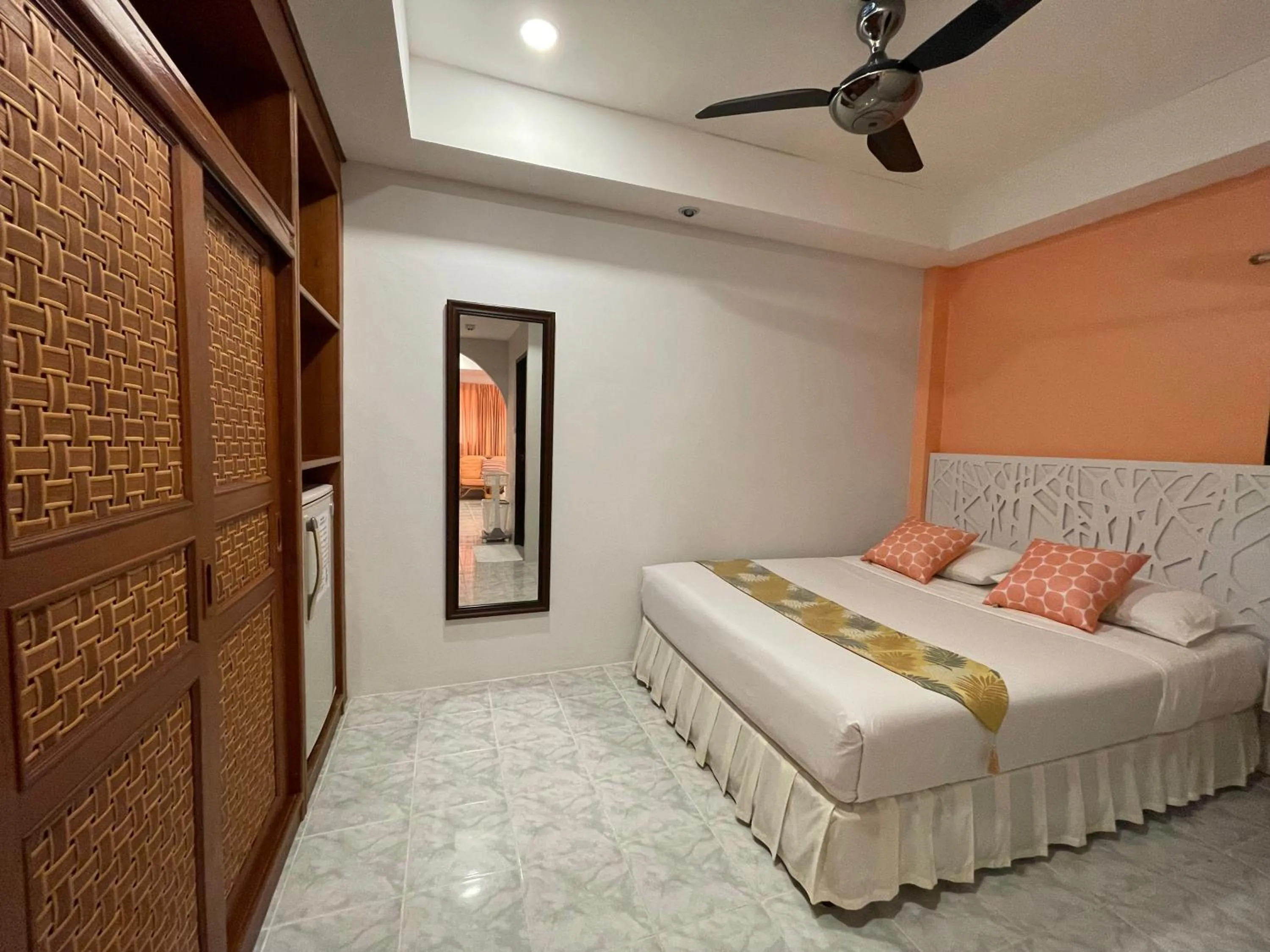 Deluxe Family Suite in Summer Breeze Hotel