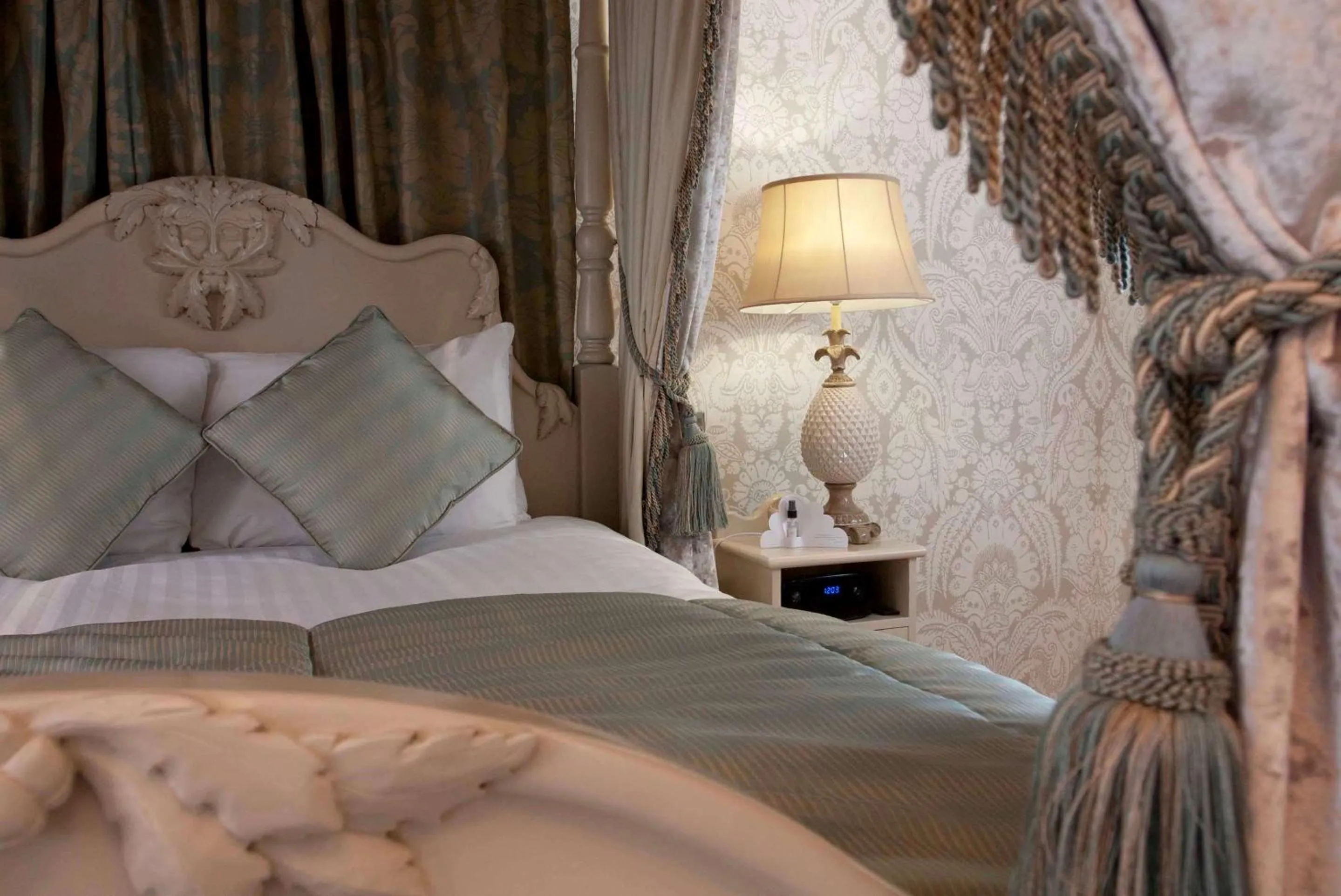 Suite with King Bed - Non-Smoking in St James Hotel; BW Premier Collection