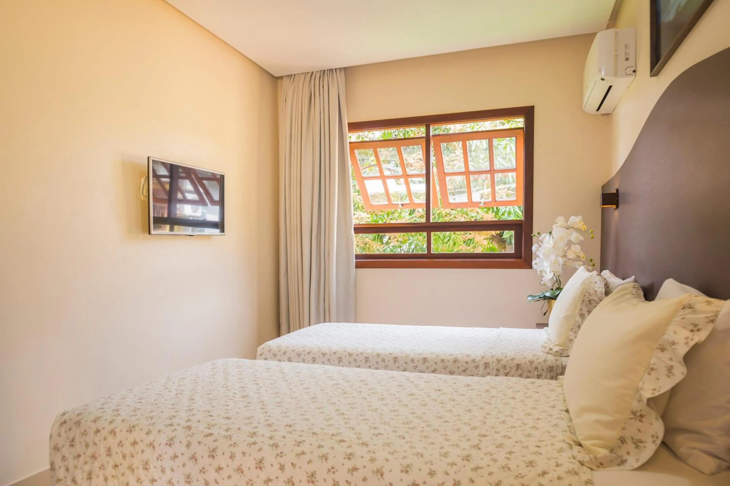 Large Twin Room in Terra dos Diamantes Hotel