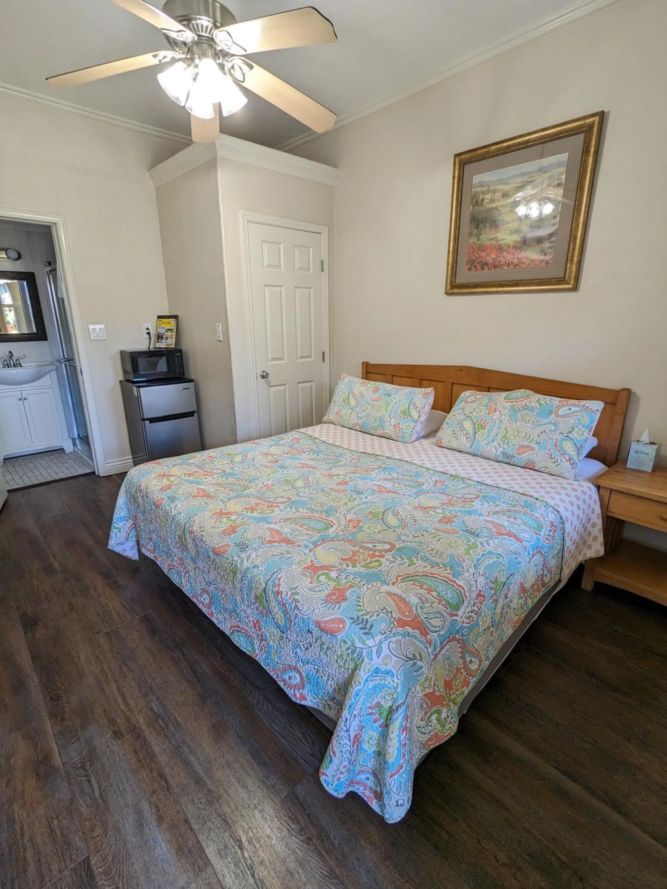 King Studio in Los Gatos Garden Inn Hotel