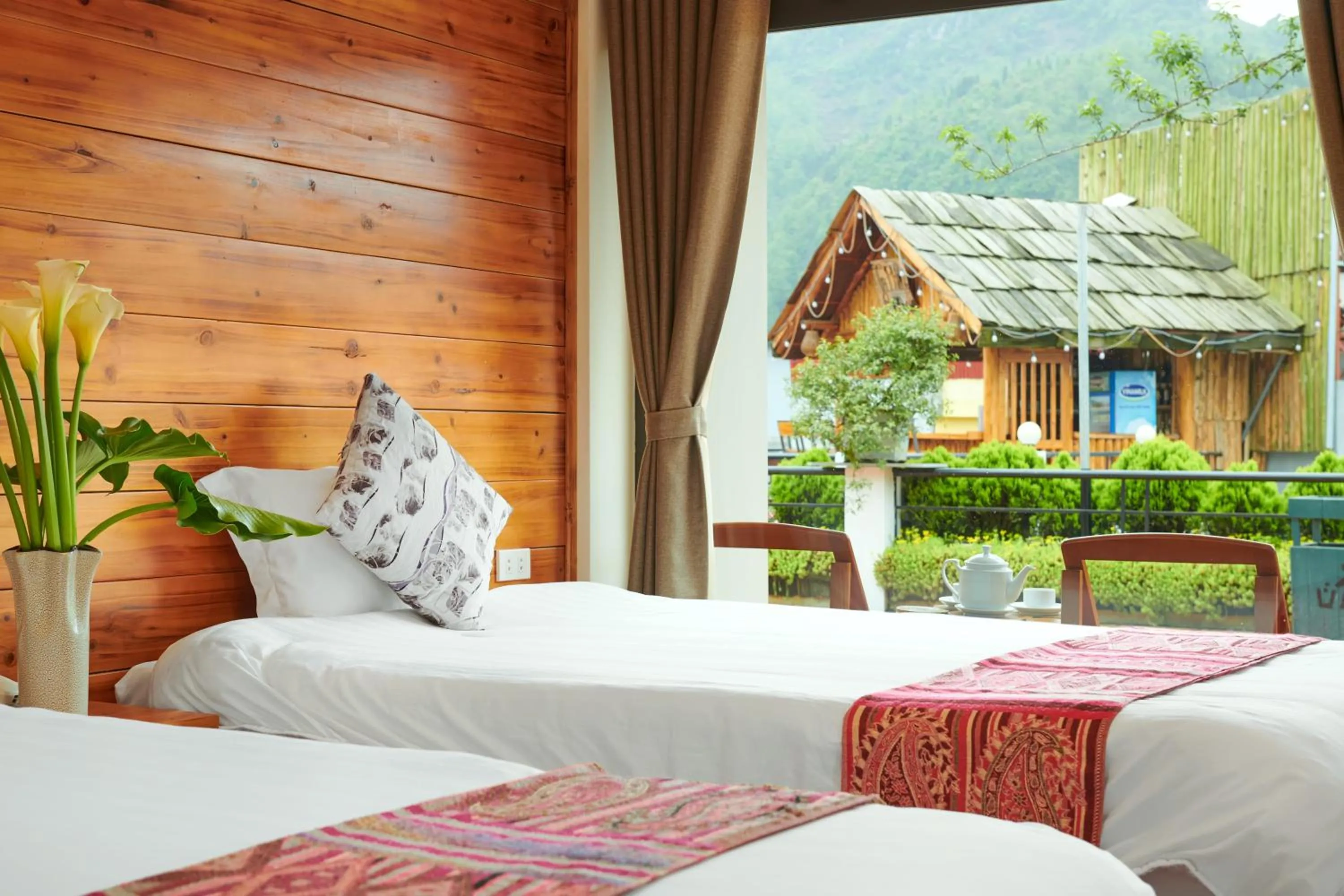 Deluxe Twin Panoramic City View with Terrace in Sapa Village Hotel