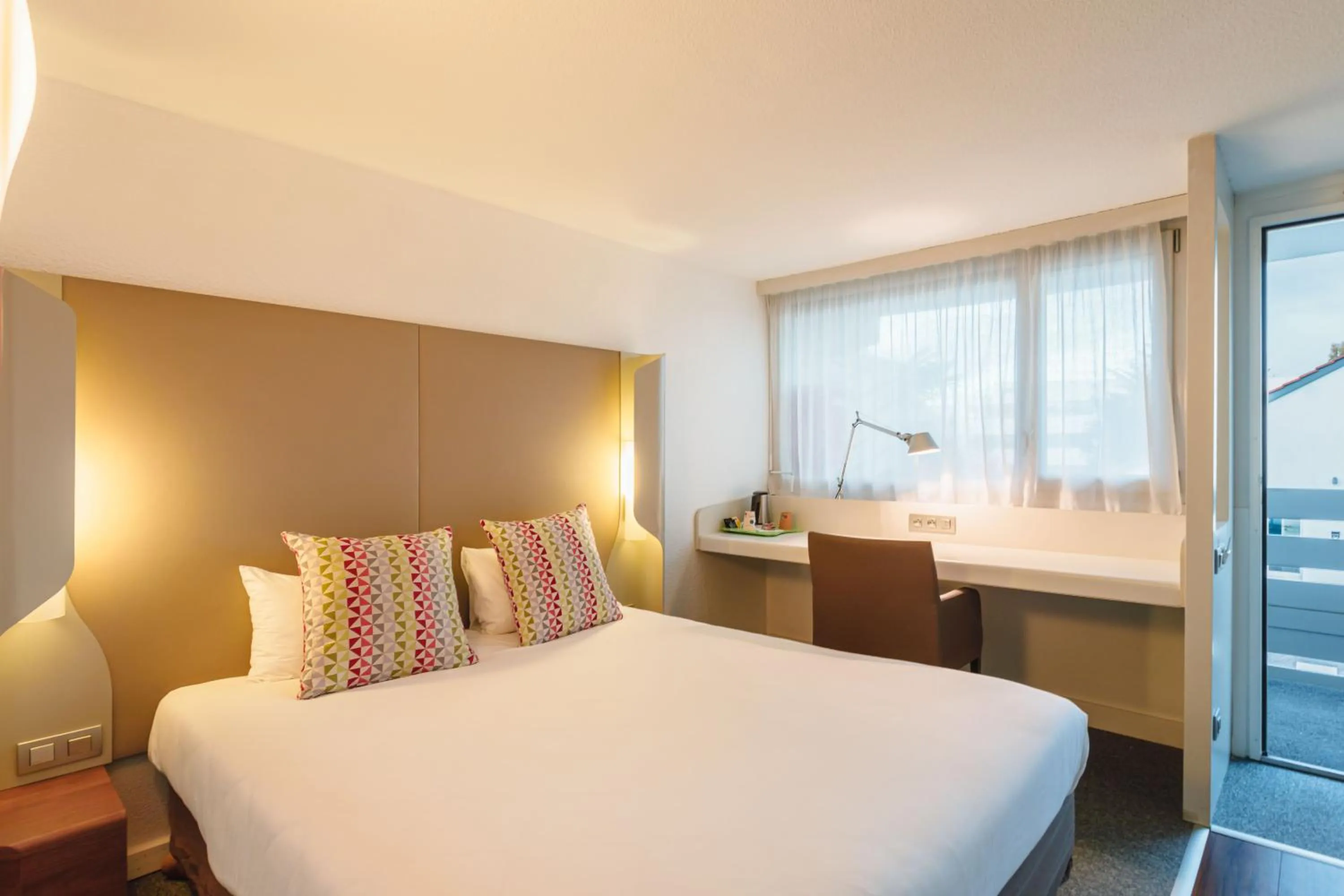 Standard Double Room in Campanile NATURE - Lyon Est Bron Eurexpo