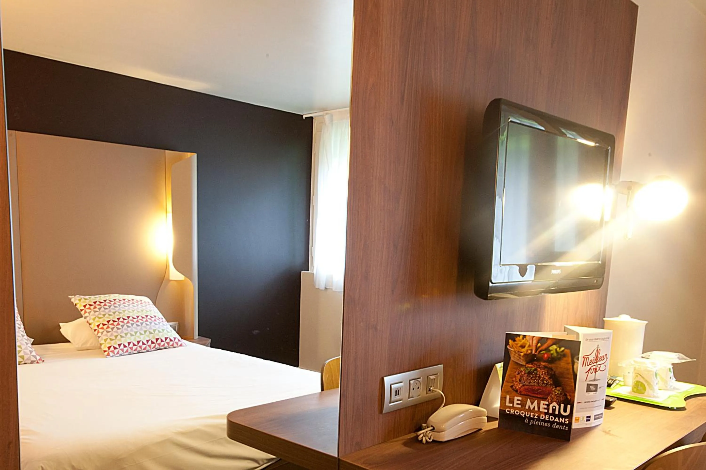 Standard Double Room in Campanile Clermont-Ferrand ~ Aubière