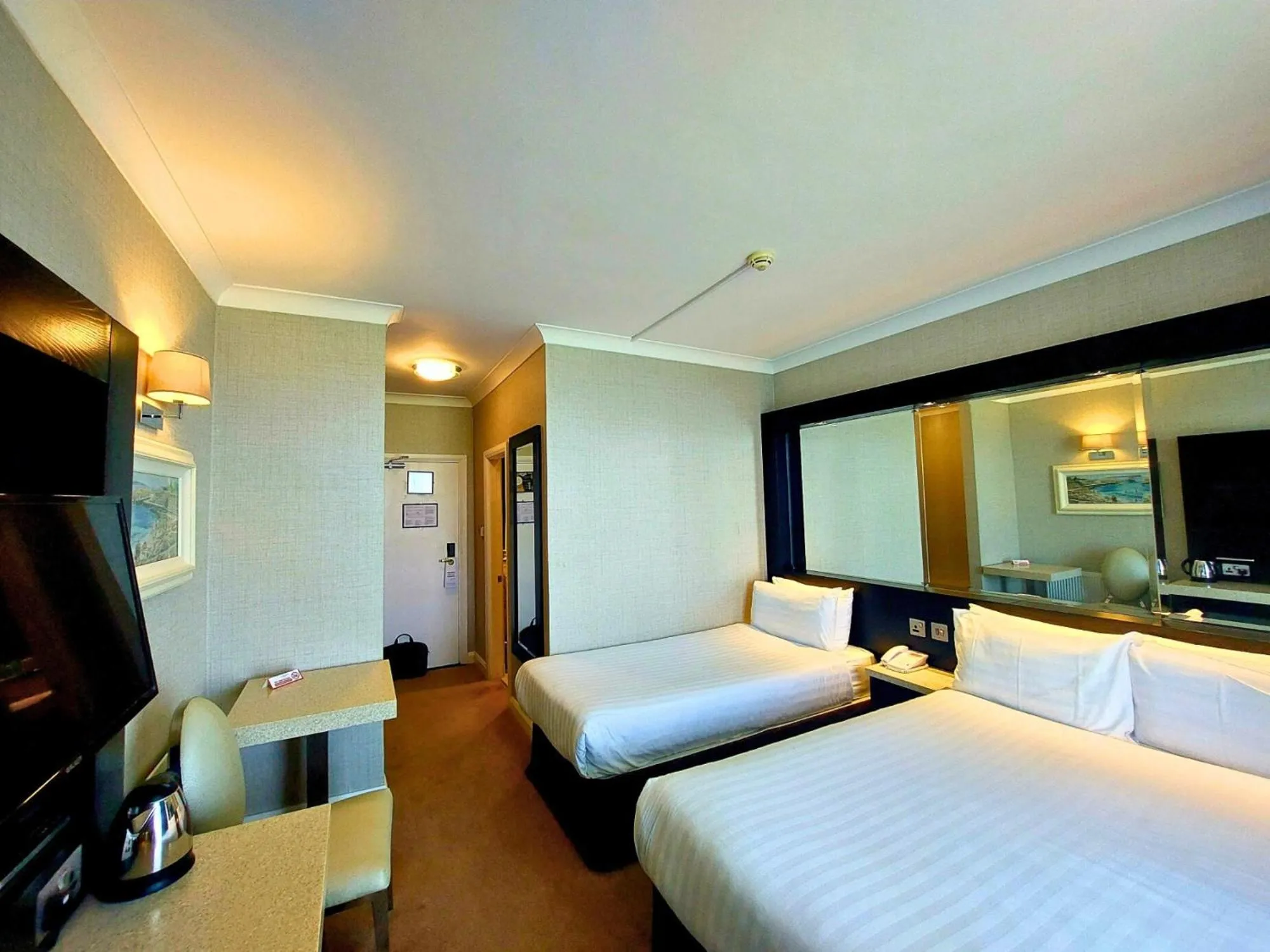 Double Room with Extra Bed in Flannery's Hotel