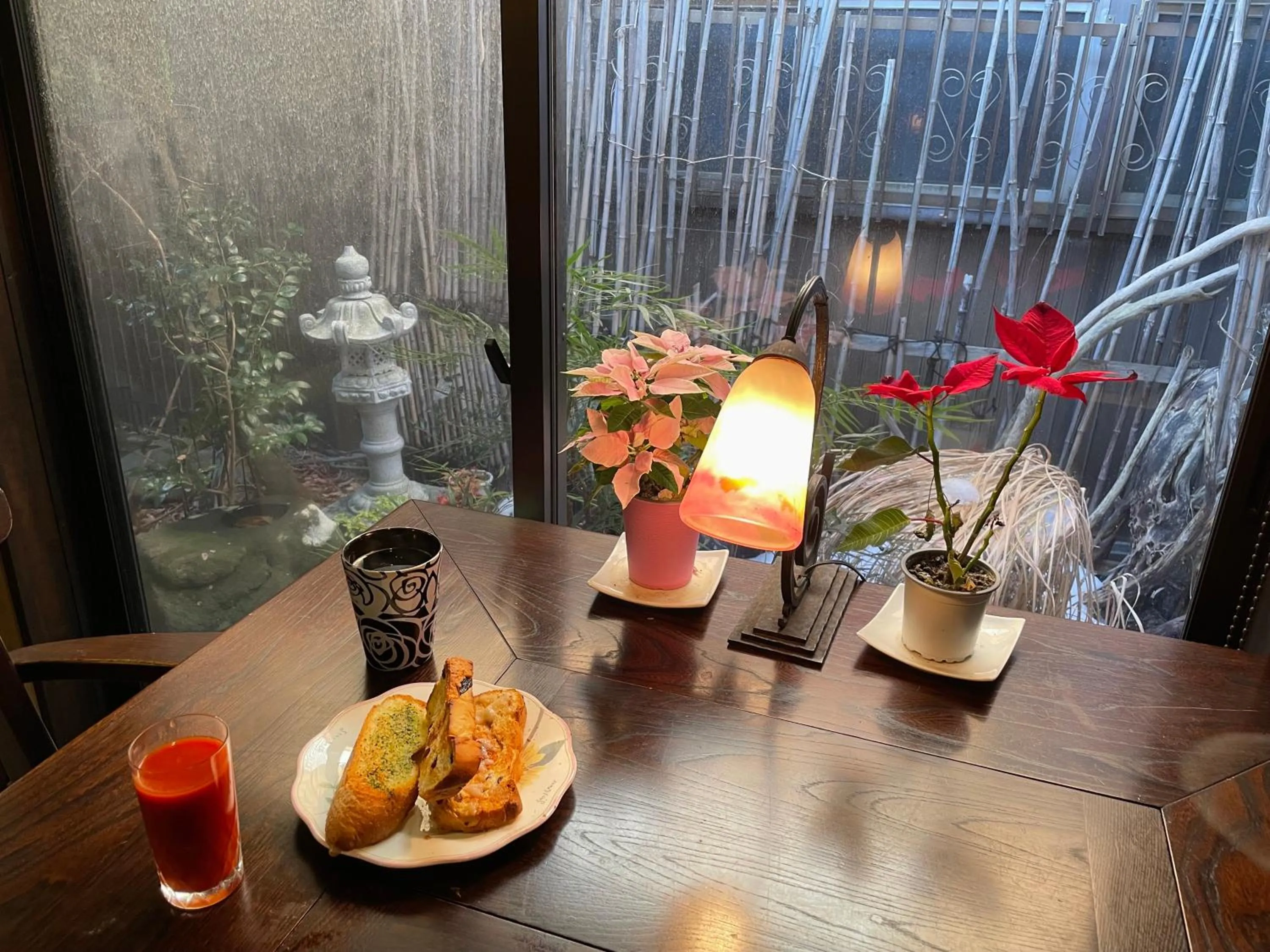 Small Twin Room - single occupancy in Live Cafe Hisui no Umi