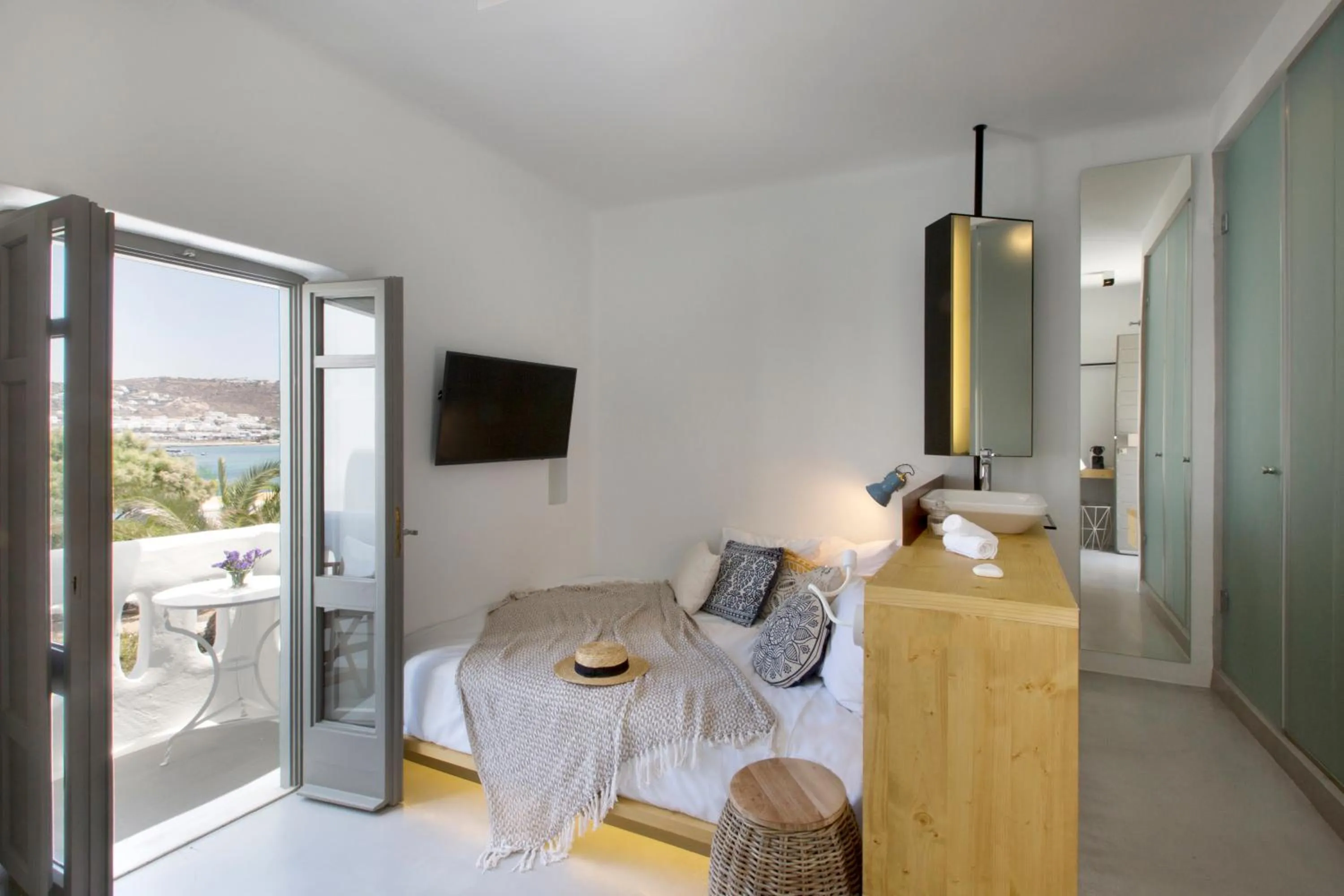 Deluxe Double Room with Sea View in Dreambox Mykonos Suites and Mini Villas