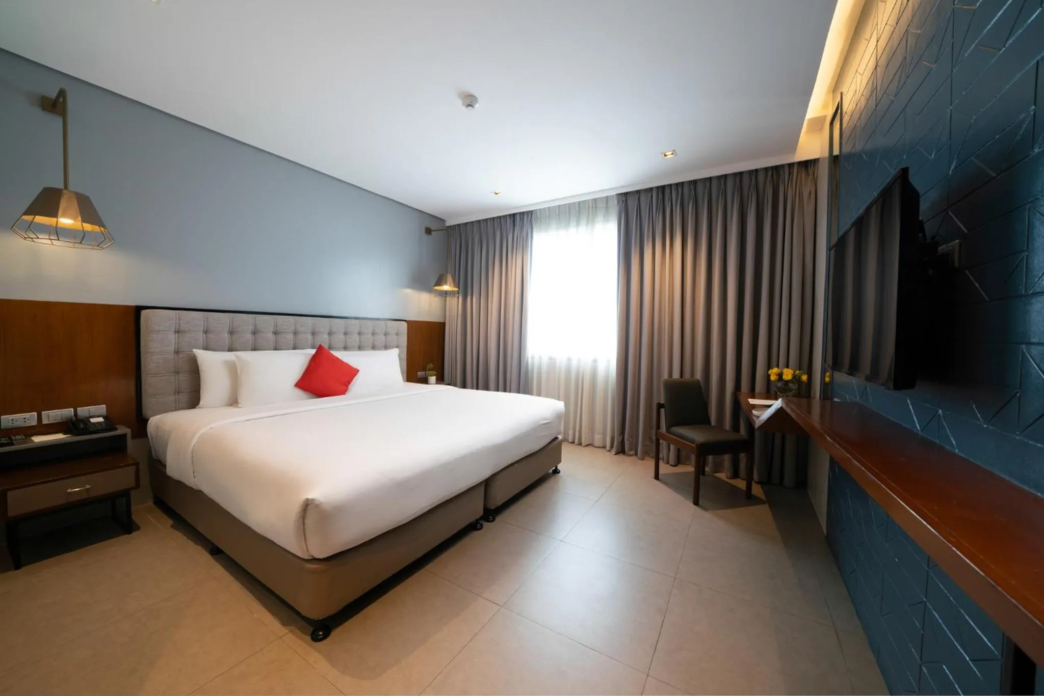 Deluxe King Room in Summit Galleria Cebu