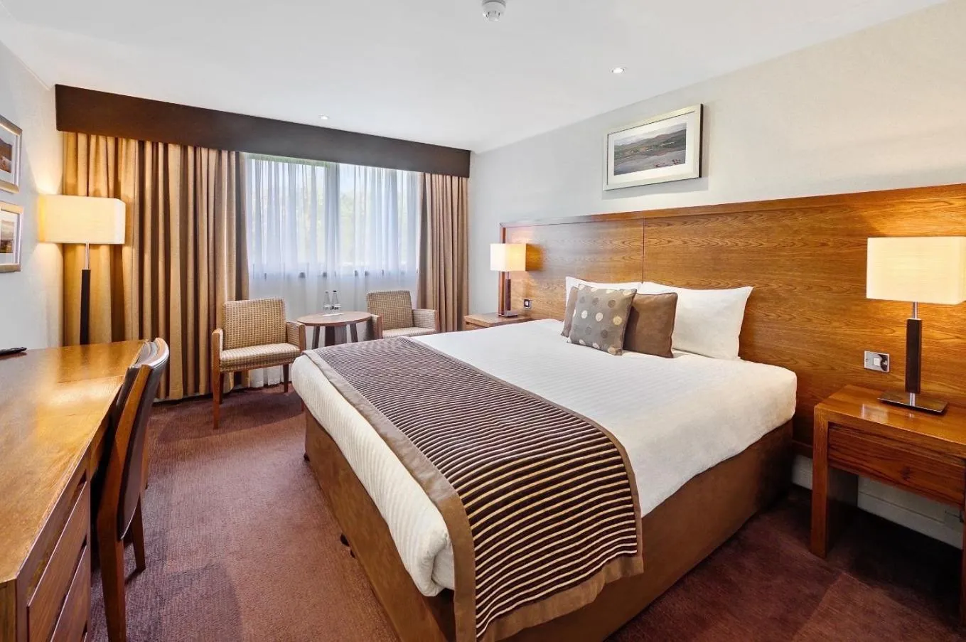 Executive King Room in The Aberdeen Altens Hotel