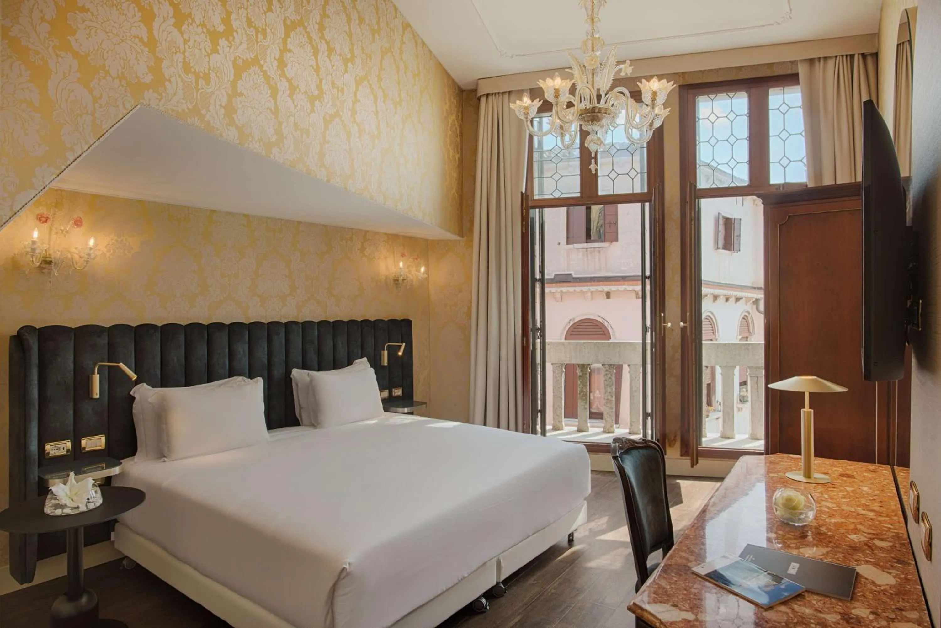 Premium Double or Twin Room with Canal View in NH Venezia Santa Lucia