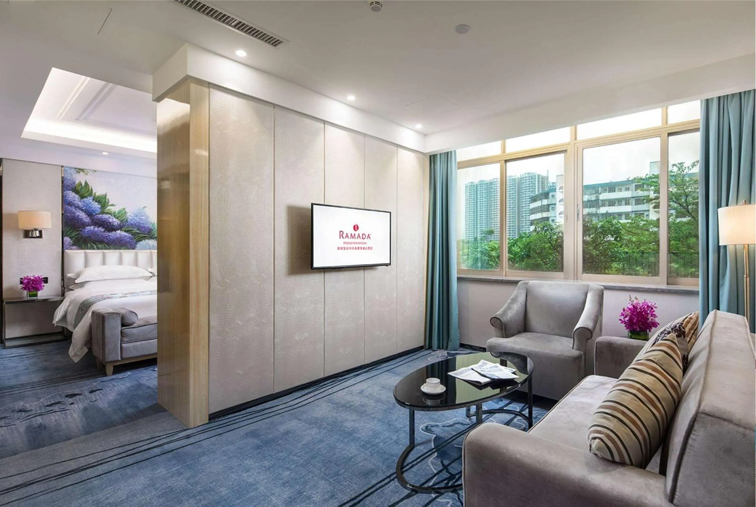 Superior King Suite in Ramada Shenzhen Baoan
