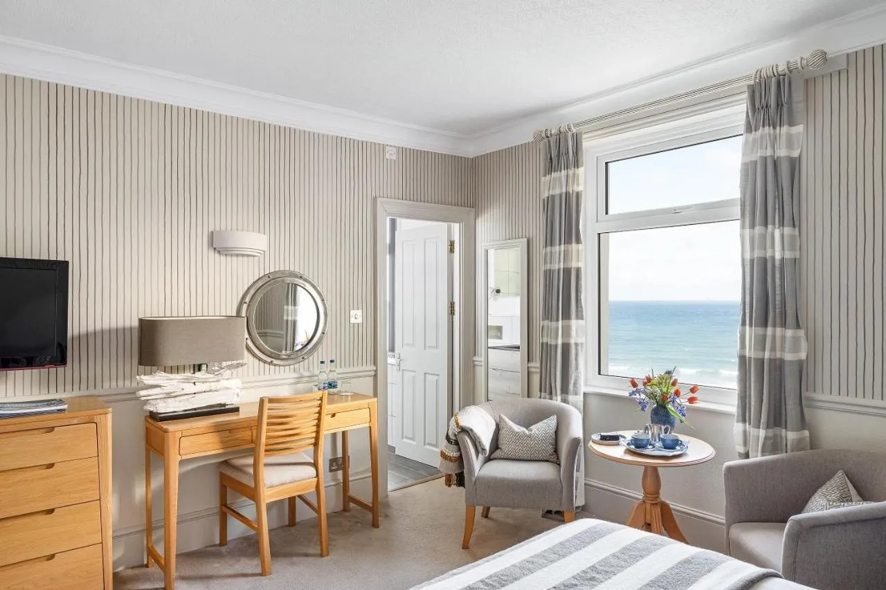 Classic Double Room with Sea View in Watersmeet Hotel