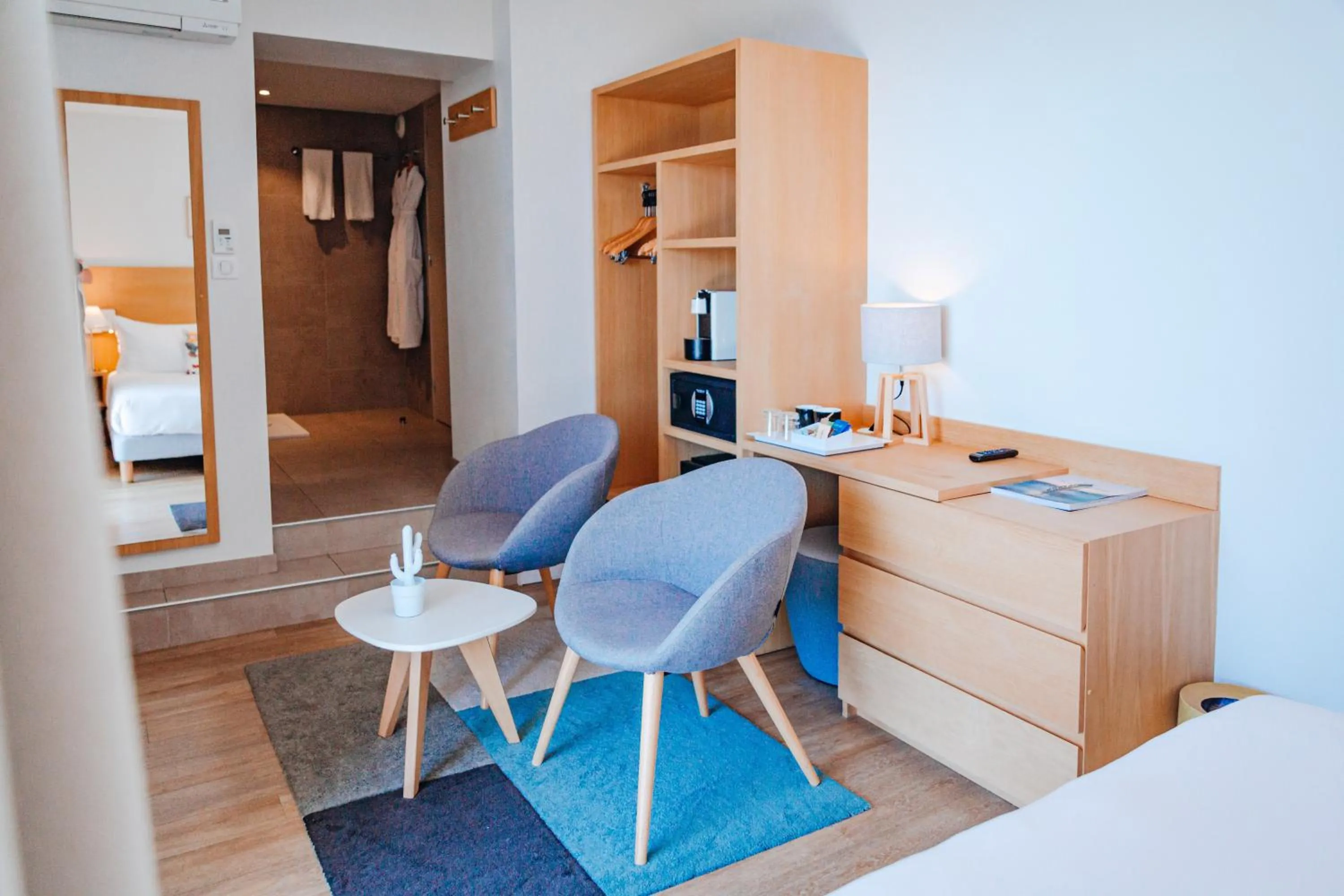 Standard Room Ground Floor with Partial Sea View in Hôtel La Villa Douce