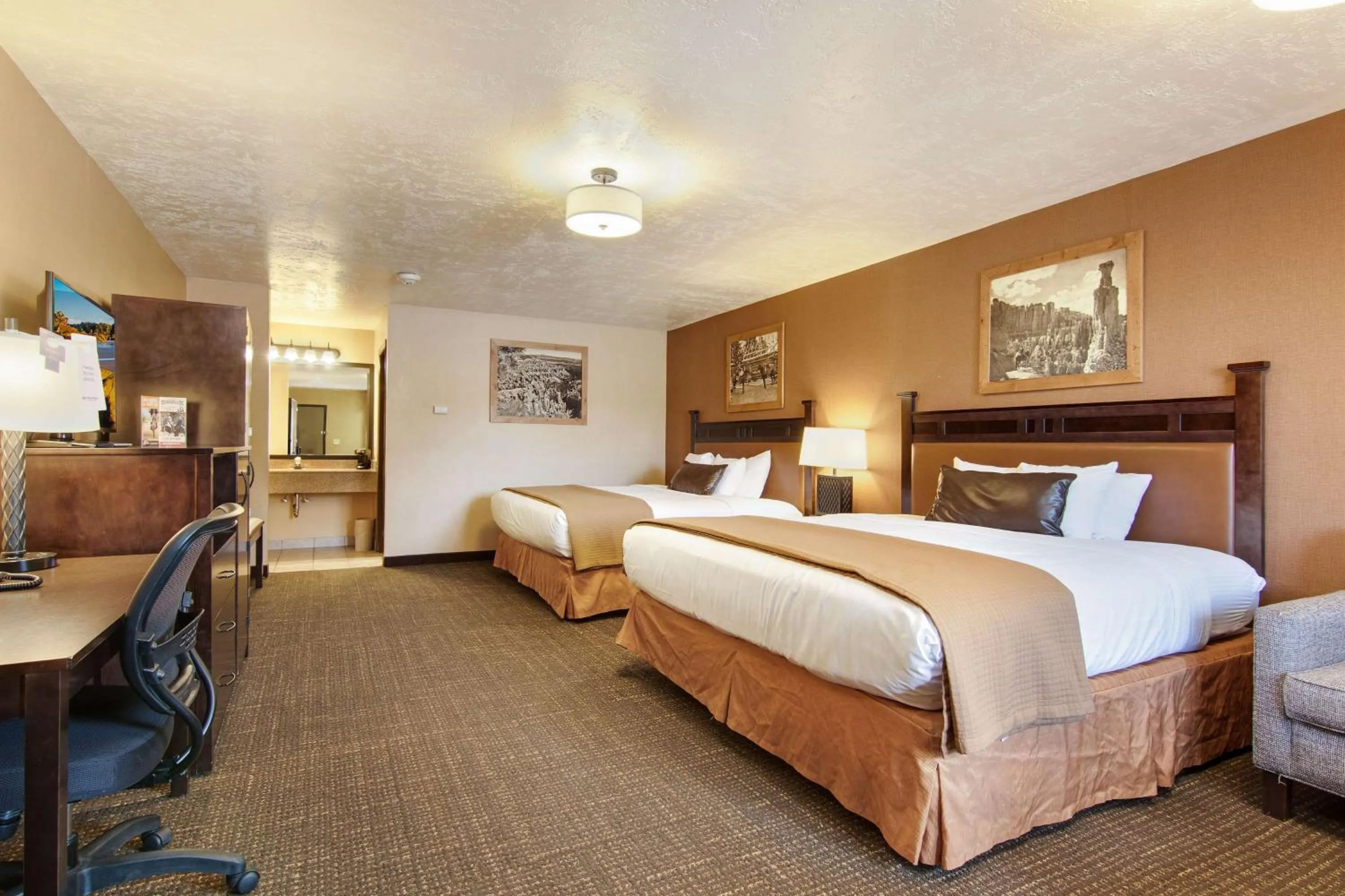 Deluxe Queen Room with Two Queen Beds - Non-Smoking in Best Western PLUS Ruby's Inn