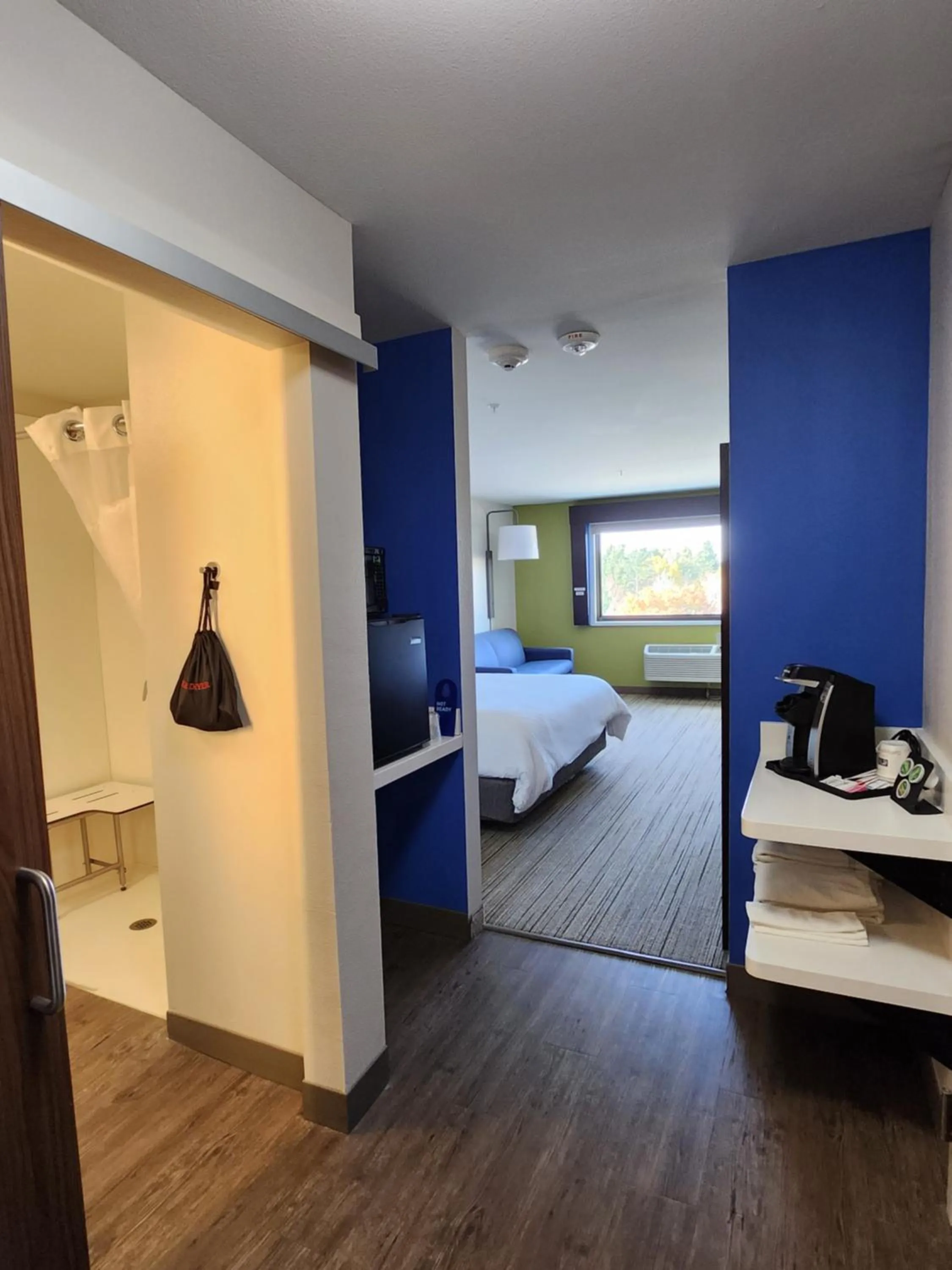 King Room - Hearing Accessible/Non-Smoking  in Holiday Inn Express & Suites - Camas by IHG