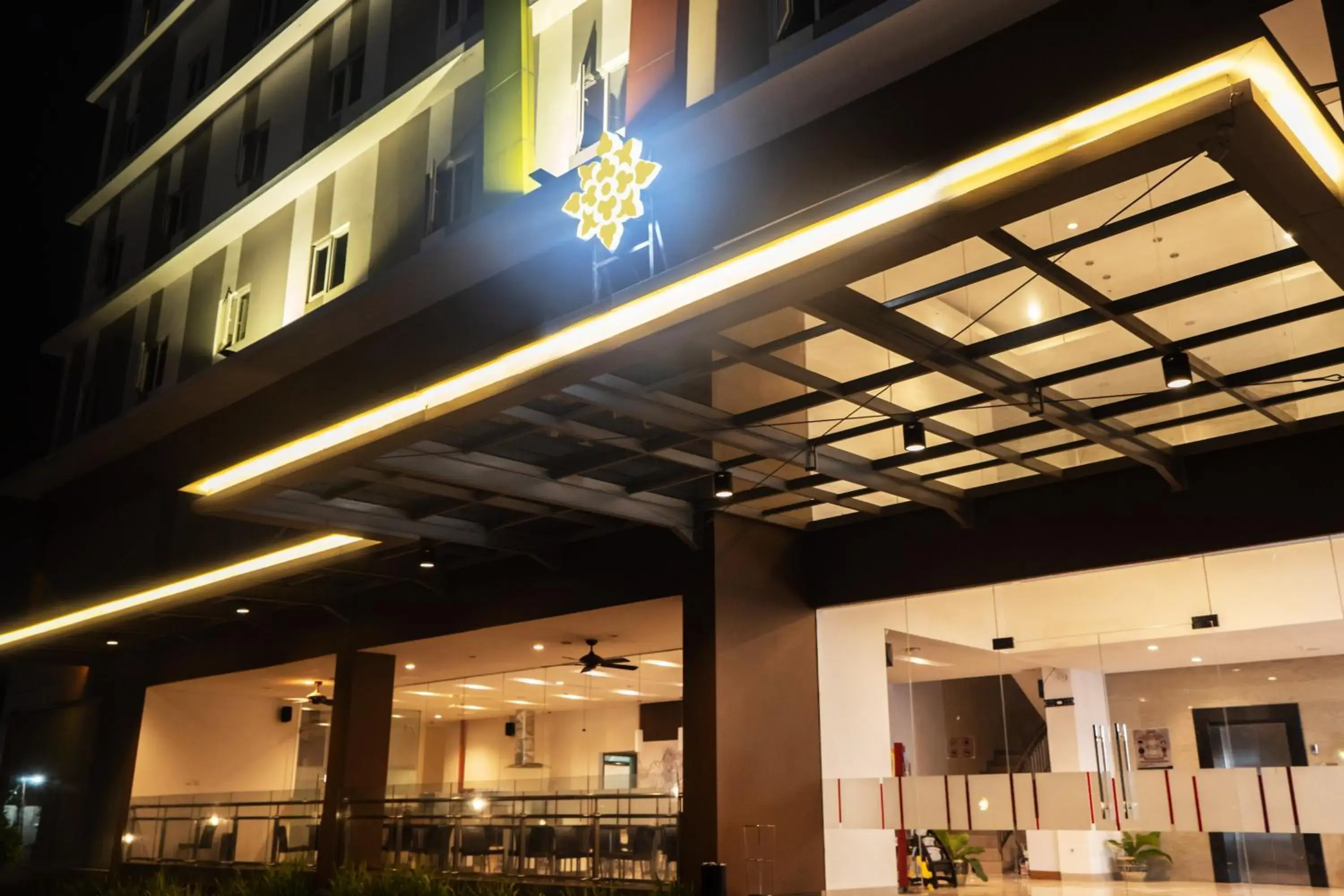 Lynn Hotel Serang Lynn Hotel Serang