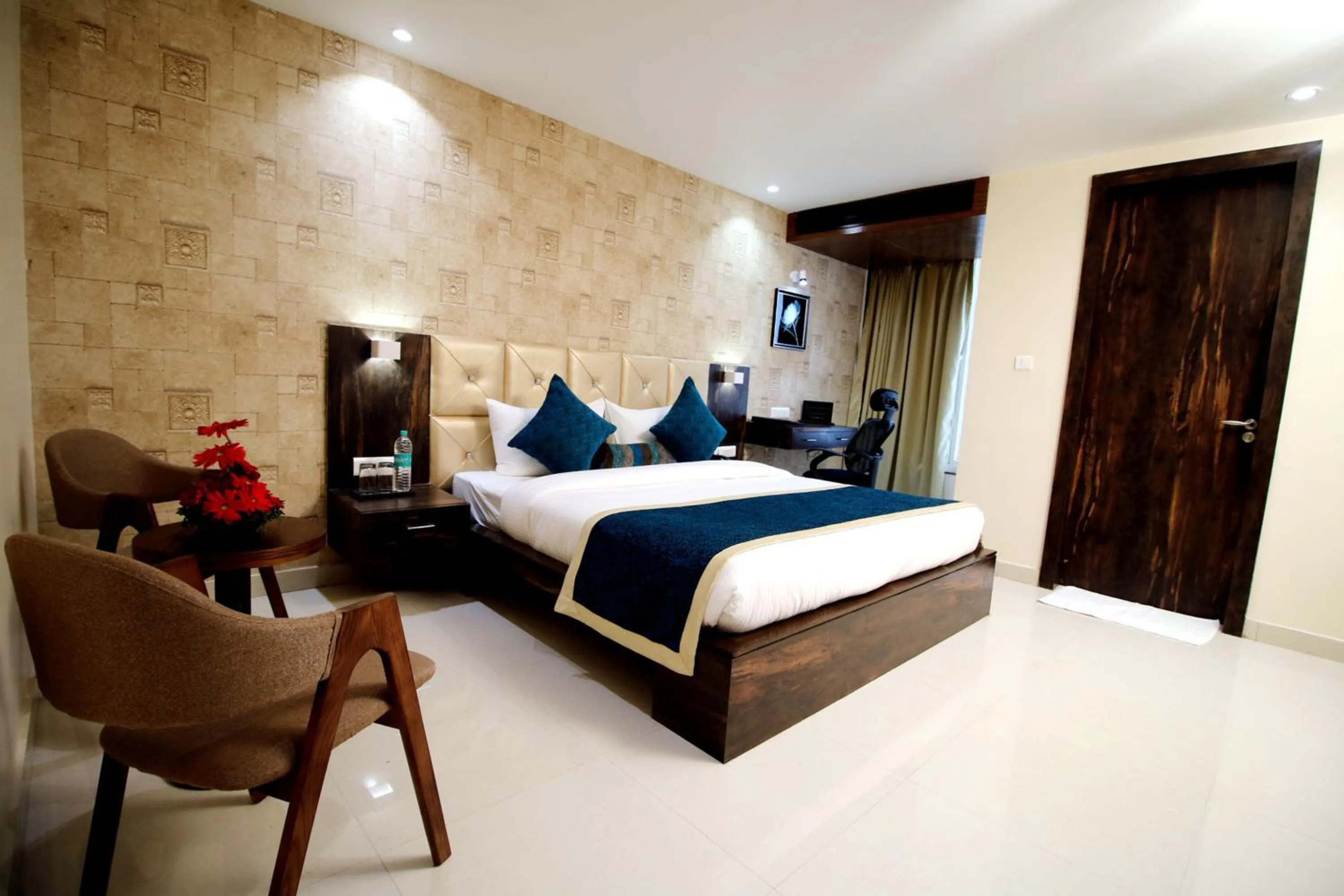 Executive Double Room - single occupancy in Pinnacle by Click Hotels, Lucknow