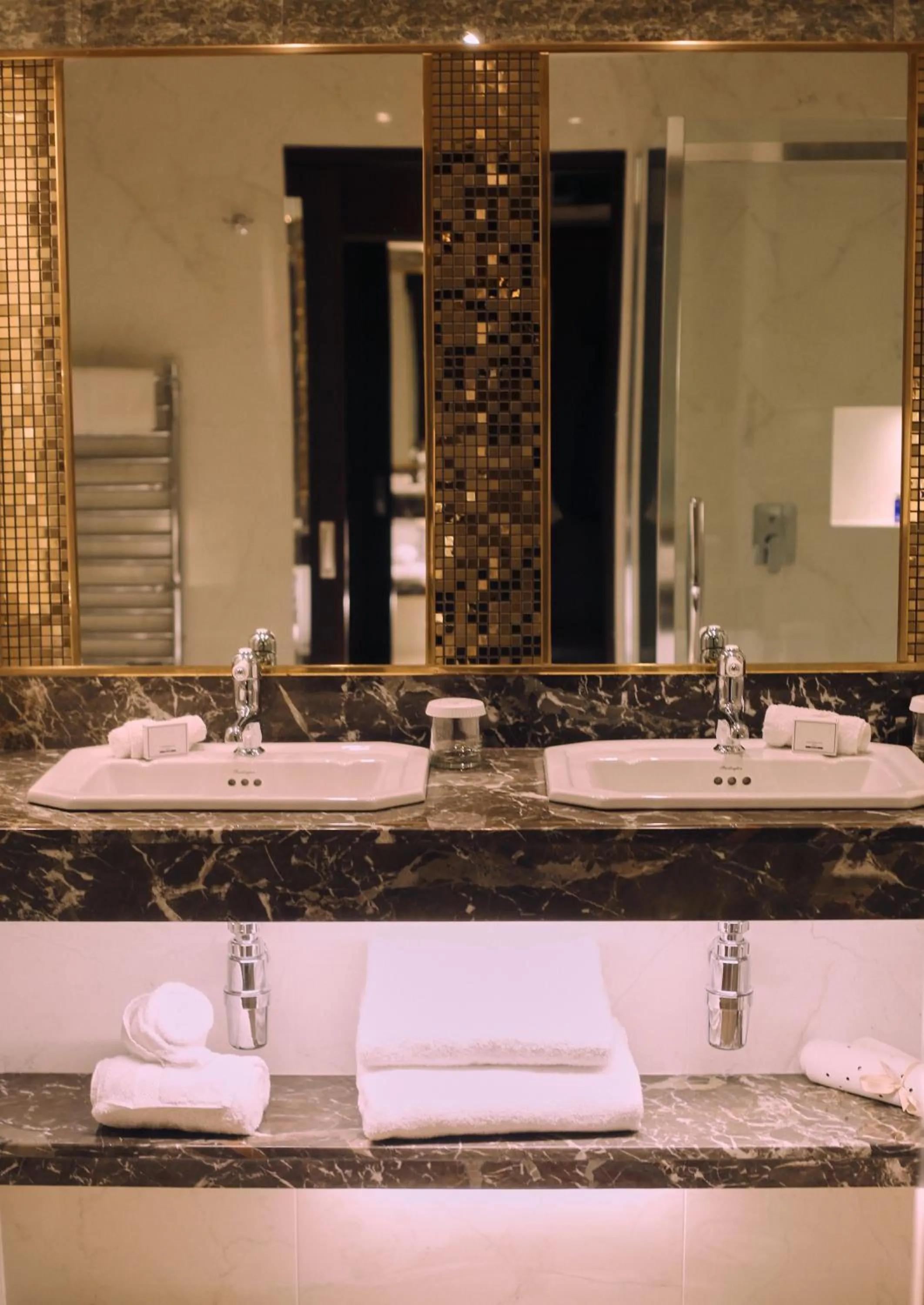 Single Room in Hayfield Manor