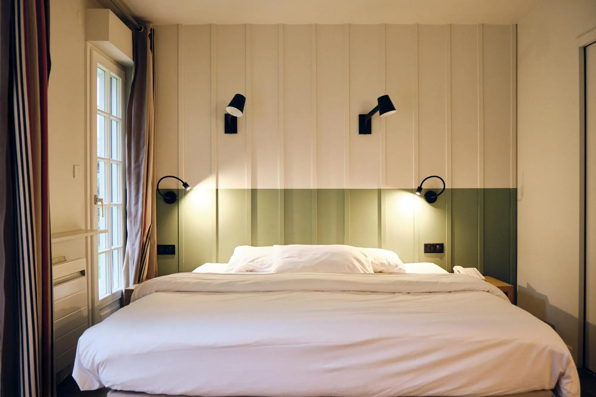 Comfort Double Room with Kitchenette in Le Vert Galant - Auberge Etchegorry