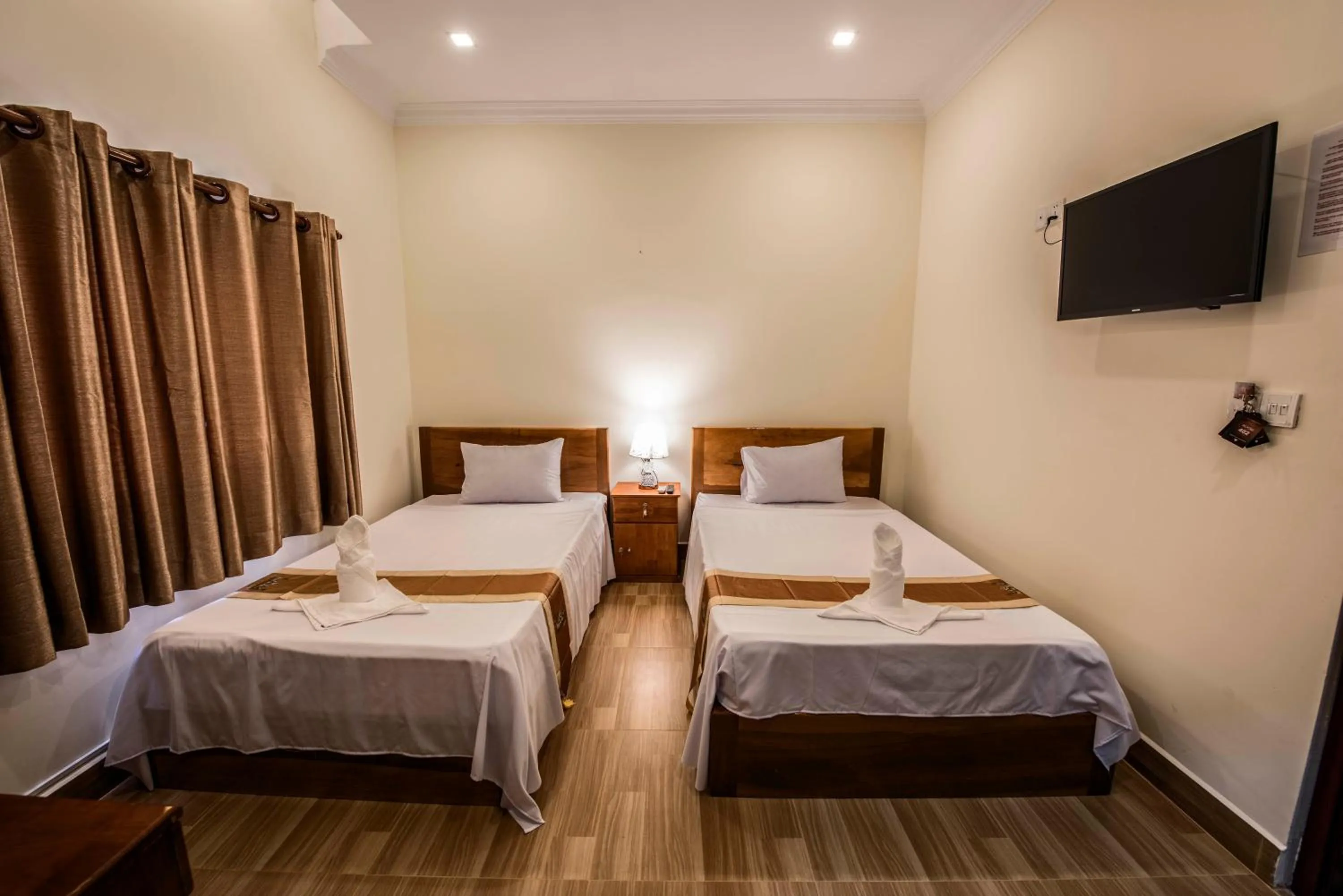 Standard Twin Room (No Window) in Phnom Penh Le Vincent Hotel