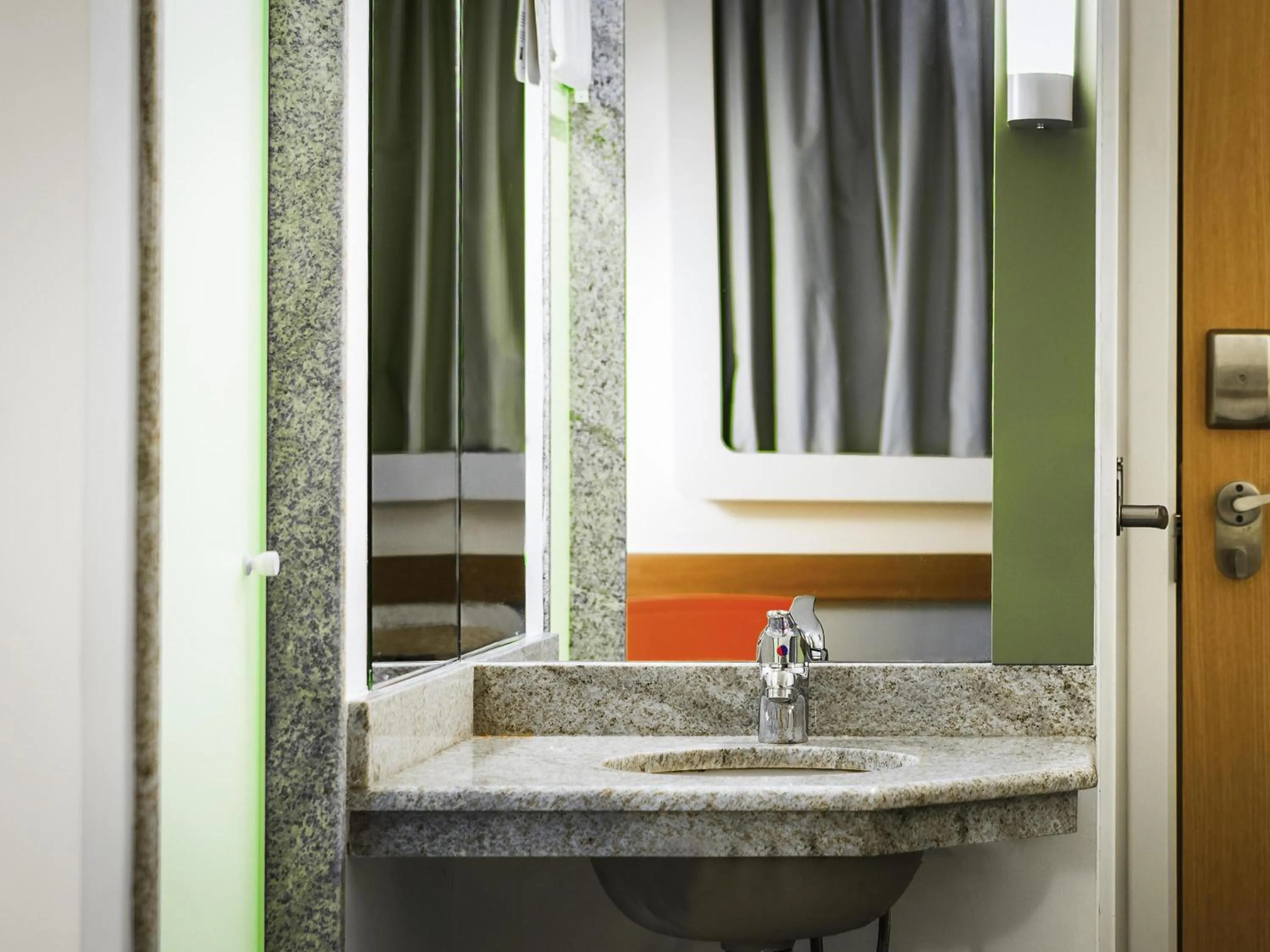 Standard Double Room - Mobility Access in ibis budget Porto Alegre - Super Econômico